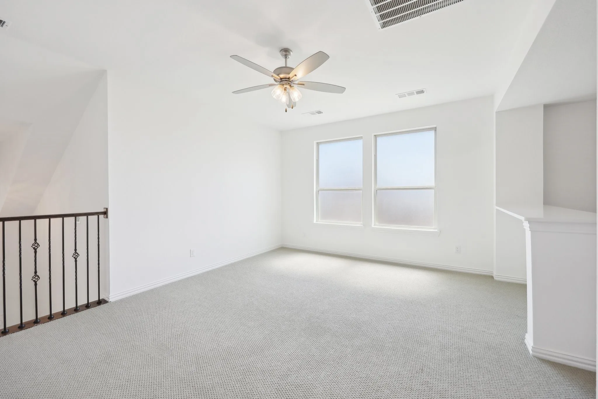 Single Family Residence For Sale in Denton County , 4101 Hawthorn Drive, Aubrey, Texas 76227, 5 Bedroom, 4 Bathroom, 3 Garage spaces, 3,877 Sqft, built in 2021, mls#21357451, Real Estate Agent in Aubrey, Homes For Sale in Denton county, Homes For Sale in Aubrey, Realtor in Aubrey Texas, Real Estate Brokerage Independent Realty Texas, Luminita Cordes Realtor