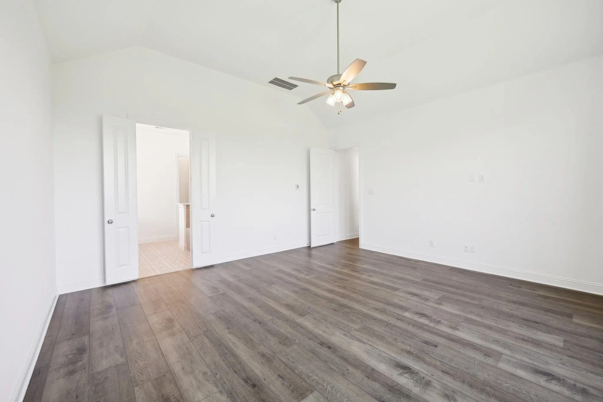 Single Family Residence For Sale in Denton County , 4101 Hawthorn Drive, Aubrey, Texas 76227, 5 Bedroom, 4 Bathroom, 3 Garage spaces, 3,877 Sqft, built in 2021, mls#21357451, Real Estate Agent in Aubrey, Homes For Sale in Denton county, Homes For Sale in Aubrey, Realtor in Aubrey Texas, Real Estate Brokerage Independent Realty Texas, Luminita Cordes Realtor