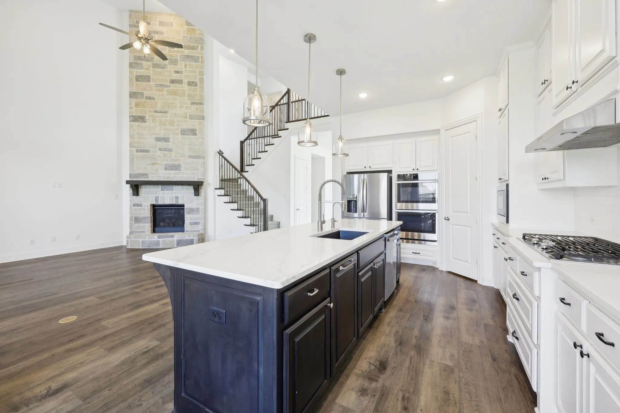 Single Family Residence For Sale in Denton County , 4101 Hawthorn Drive, Aubrey, Texas 76227, 5 Bedroom, 4 Bathroom, 3 Garage spaces, 3,877 Sqft, built in 2021, mls#21357451, Real Estate Agent in Aubrey, Homes For Sale in Denton county, Homes For Sale in Aubrey, Realtor in Aubrey Texas, Real Estate Brokerage Independent Realty Texas, Luminita Cordes Realtor