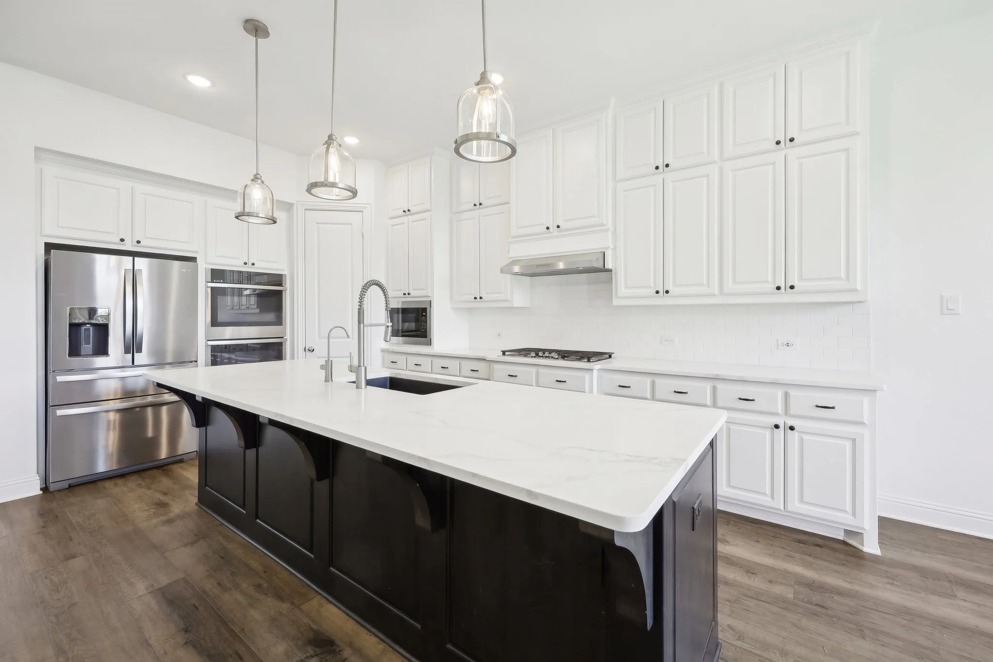 Single Family Residence For Sale in Denton County , 4101 Hawthorn Drive, Aubrey, Texas 76227, 5 Bedroom, 4 Bathroom, 3 Garage spaces, 3,877 Sqft, built in 2021, mls#21357451, Real Estate Agent in Aubrey, Homes For Sale in Denton county, Homes For Sale in Aubrey, Realtor in Aubrey Texas, Real Estate Brokerage Independent Realty Texas, Luminita Cordes Realtor