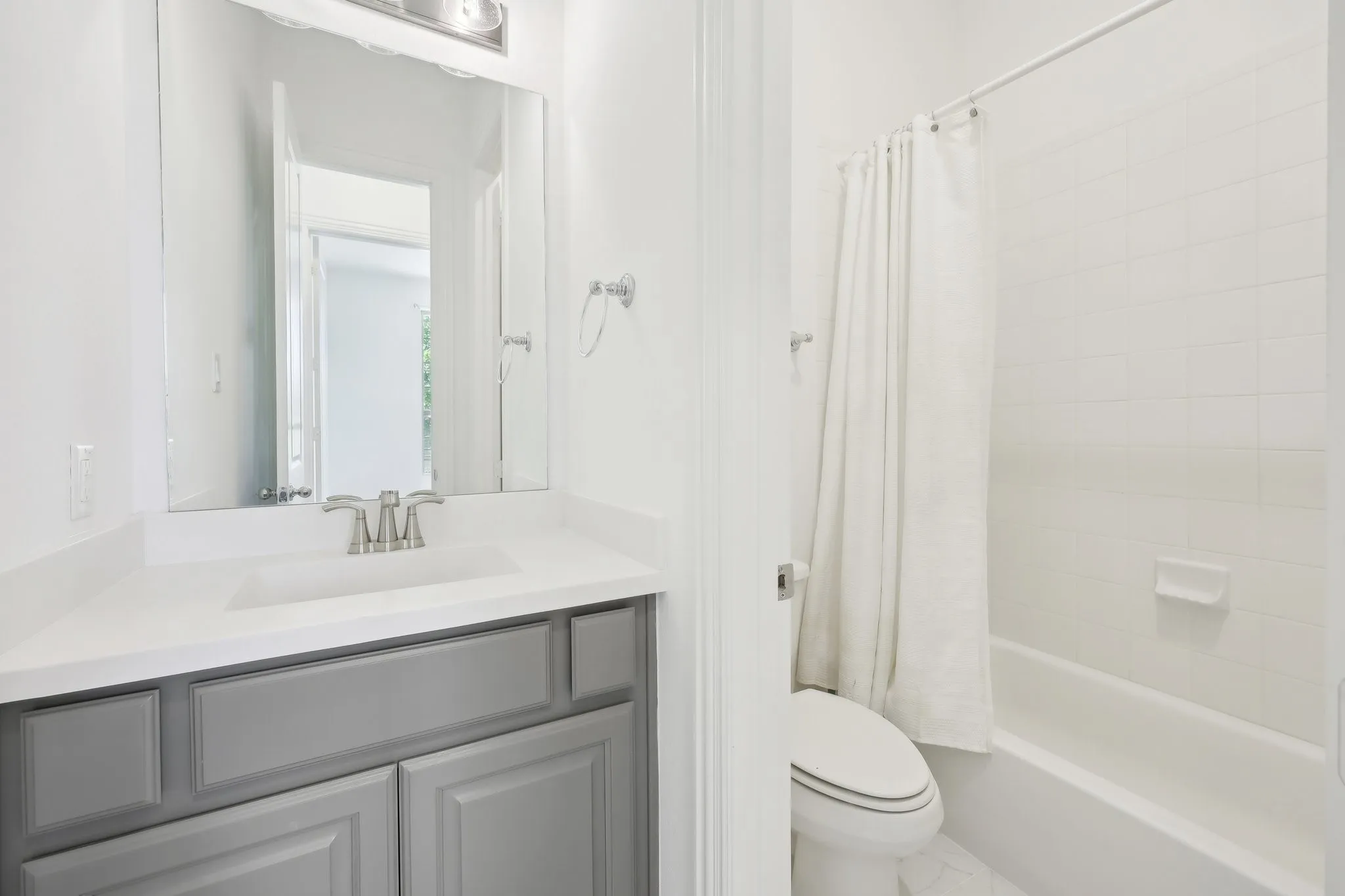 Downstairs full bathroom