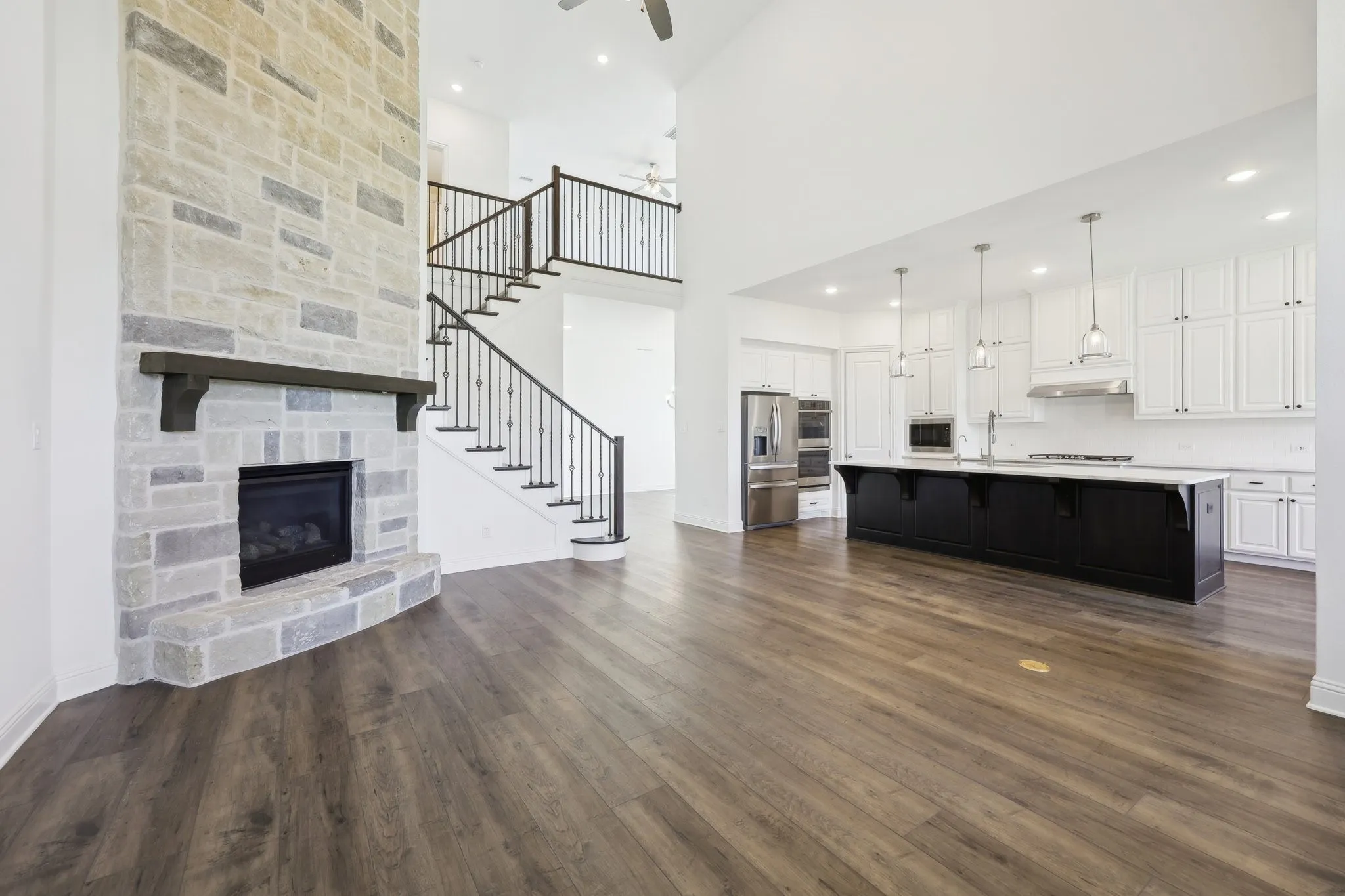 Single Family Residence For Sale in Denton County , 4101 Hawthorn Drive, Aubrey, Texas 76227, 5 Bedroom, 4 Bathroom, 3 Garage spaces, 3,877 Sqft, built in 2021, mls#21357451, Real Estate Agent in Aubrey, Homes For Sale in Denton county, Homes For Sale in Aubrey, Realtor in Aubrey Texas, Real Estate Brokerage Independent Realty Texas, Luminita Cordes Realtor