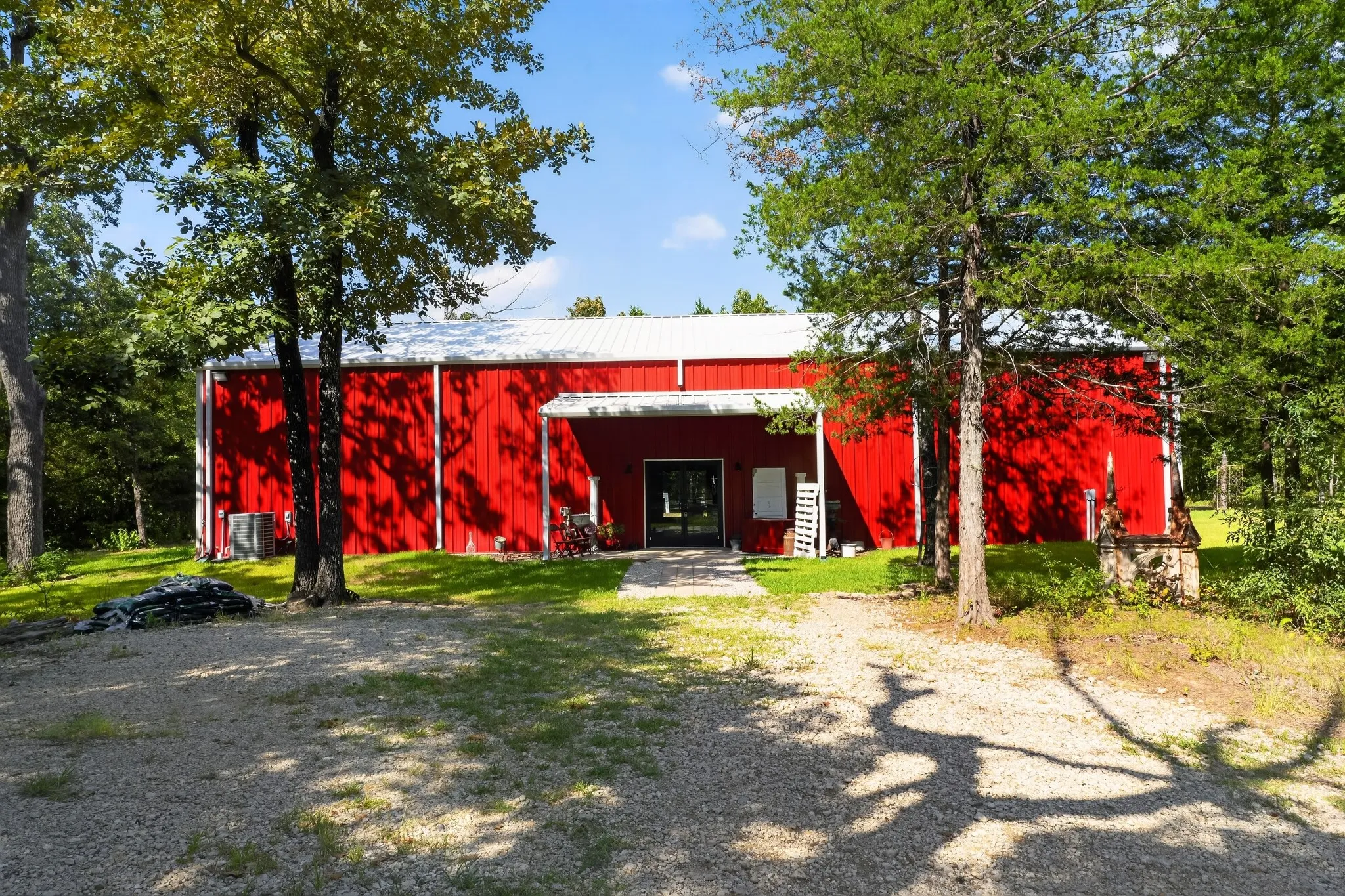 Farm For Sale in Van Zandt County , 735 County Road 3211, Wills Point, Texas 75169, 1 Bedroom, 5 Bathroom, Garage spaces, 3,200 Sqft, built in 2023, mls#21359816, Real Estate Agent in Wills Point, Homes For Sale in Van Zandt county, Homes For Sale in Wills Point, Realtor in Wills Point Texas, Real Estate Brokerage Independent Realty Texas, Luminita Cordes Realtor