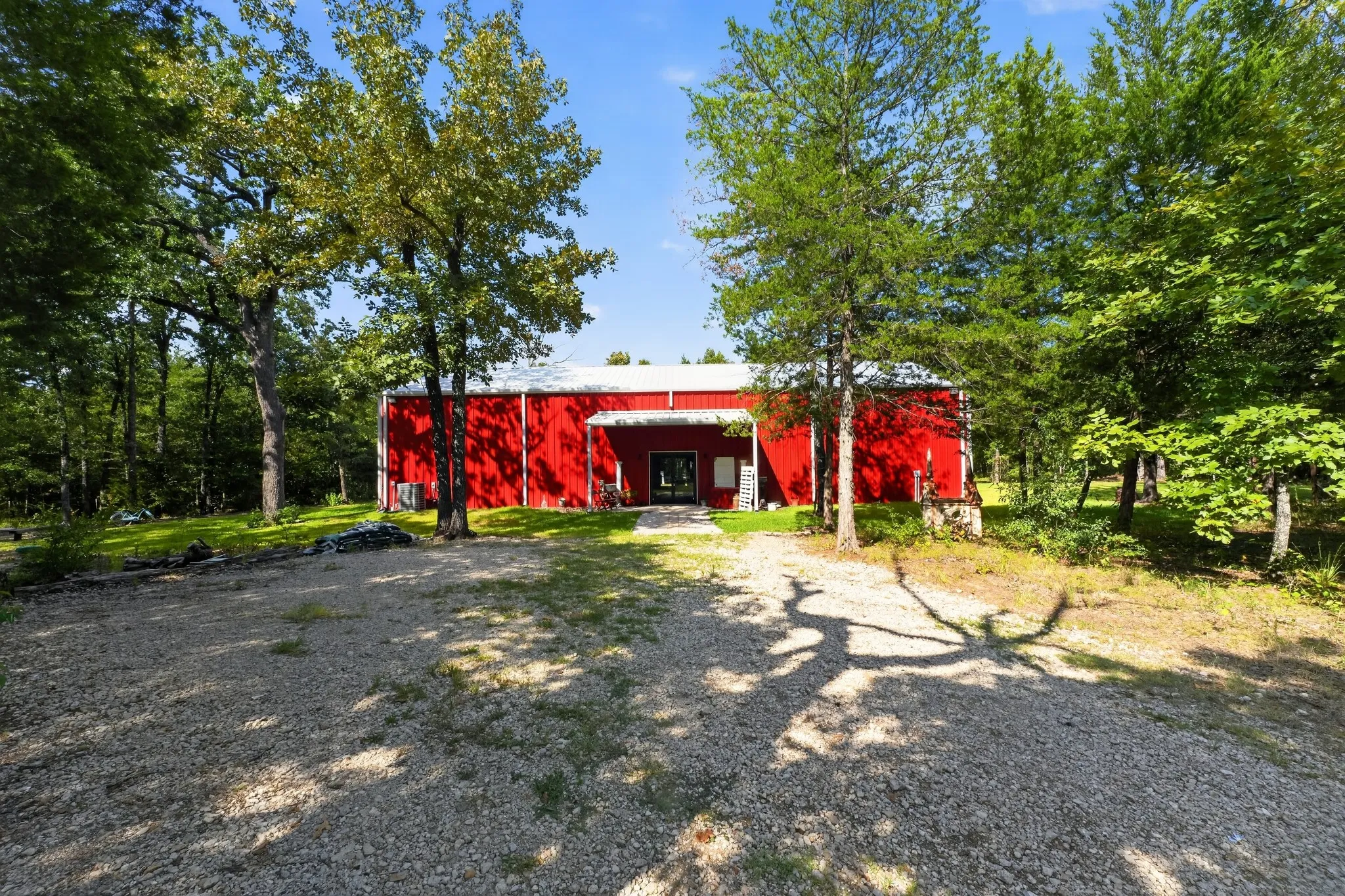 Farm For Sale in Van Zandt County , 735 County Road 3211, Wills Point, Texas 75169, 1 Bedroom, 5 Bathroom, Garage spaces, 3,200 Sqft, built in 2023, mls#21359816, Real Estate Agent in Wills Point, Homes For Sale in Van Zandt county, Homes For Sale in Wills Point, Realtor in Wills Point Texas, Real Estate Brokerage Independent Realty Texas, Luminita Cordes Realtor