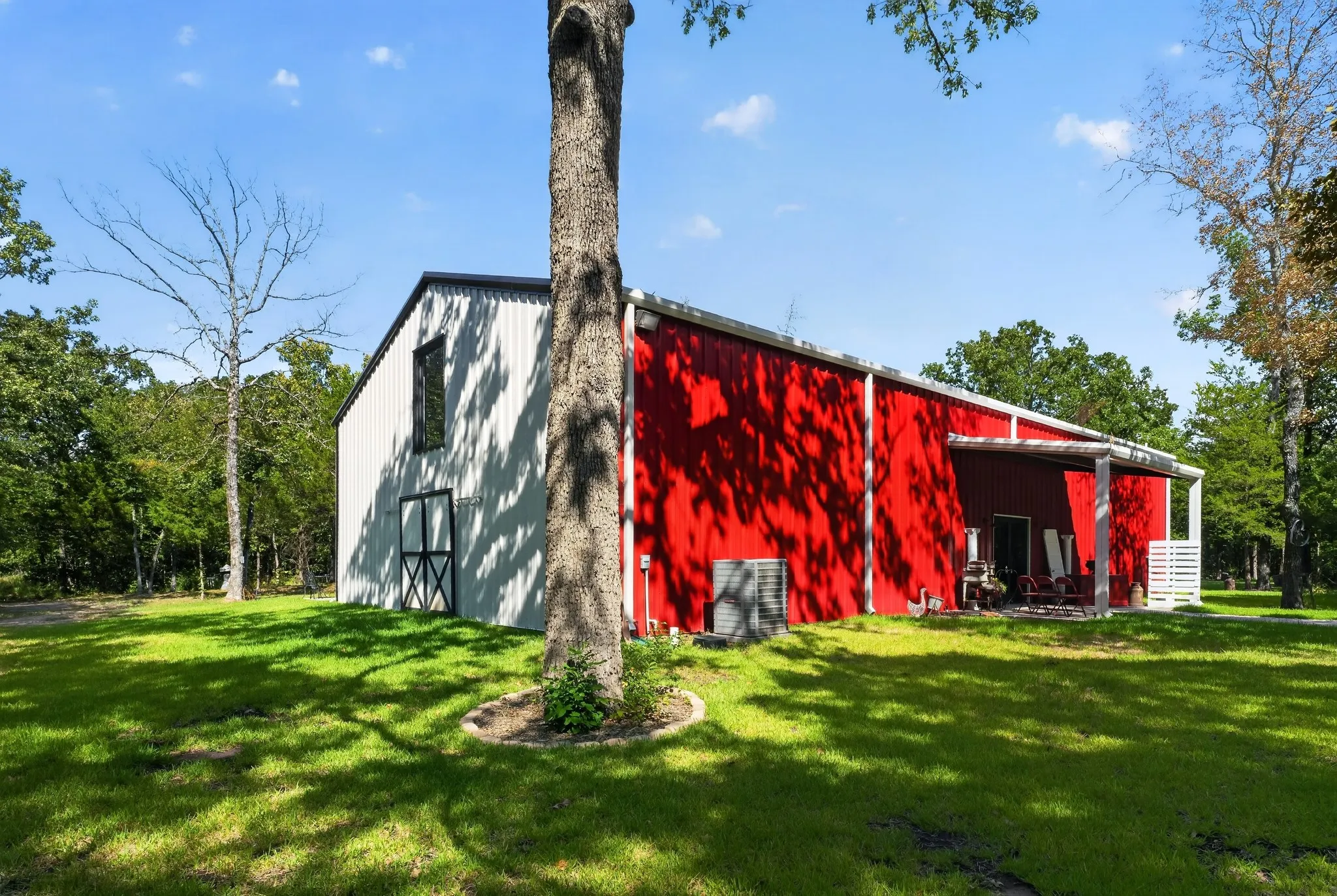 Farm For Sale in Van Zandt County , 735 County Road 3211, Wills Point, Texas 75169, 1 Bedroom, 5 Bathroom, Garage spaces, 3,200 Sqft, built in 2023, mls#21359816, Real Estate Agent in Wills Point, Homes For Sale in Van Zandt county, Homes For Sale in Wills Point, Realtor in Wills Point Texas, Real Estate Brokerage Independent Realty Texas, Luminita Cordes Realtor