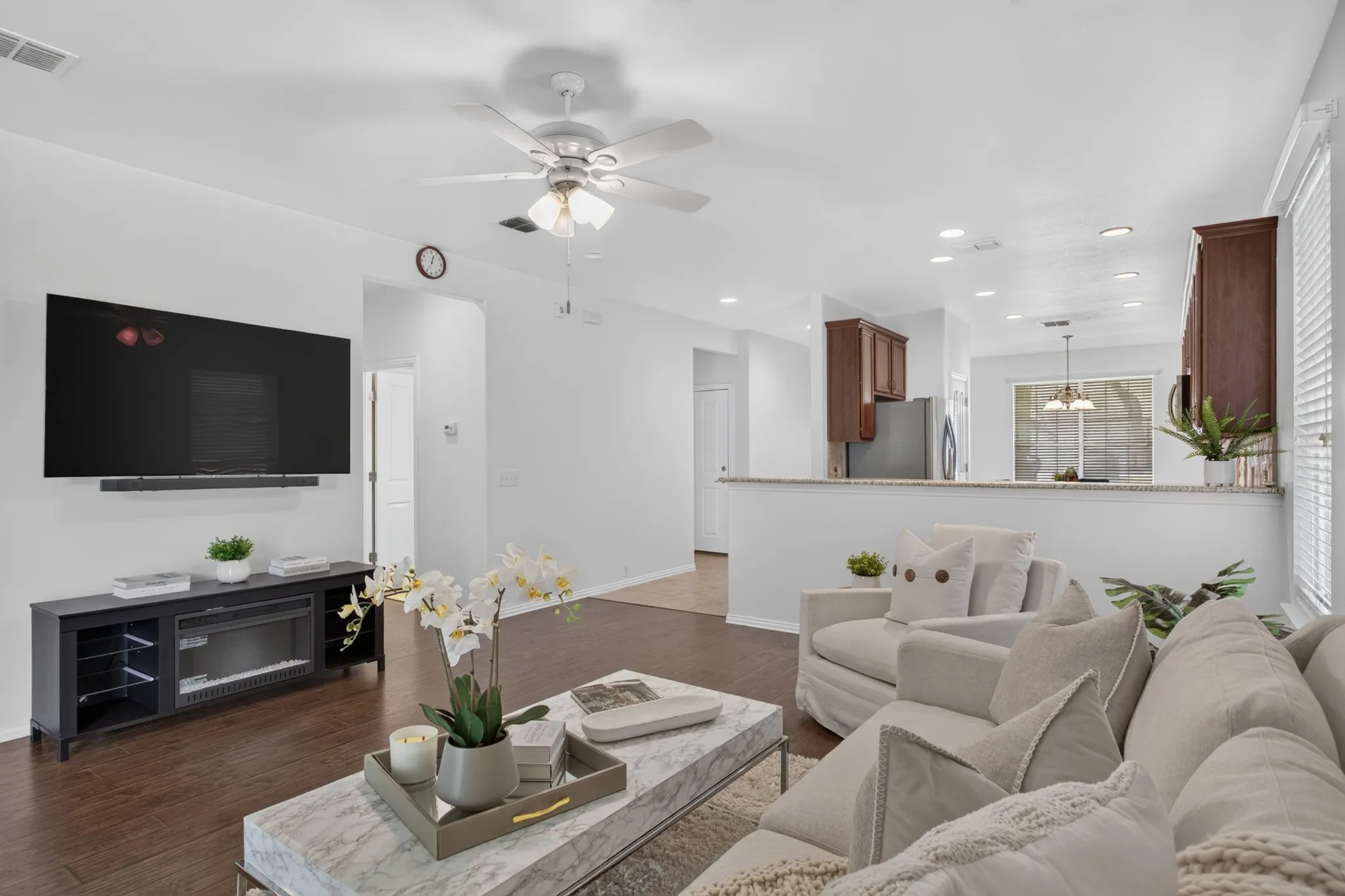 Single Family Residence For Sale in Denton County , 534 Rockledge Court, Frisco, Texas 75036, 3 Bedroom, 2 Bathroom, 2 Garage spaces, 1,676 Sqft, built in 2006, mls#21351708, Real Estate Agent in Frisco, Homes For Sale in Denton county, Homes For Sale in Frisco, Realtor in Frisco Texas, Real Estate Brokerage Independent Realty Texas, Luminita Cordes Realtor