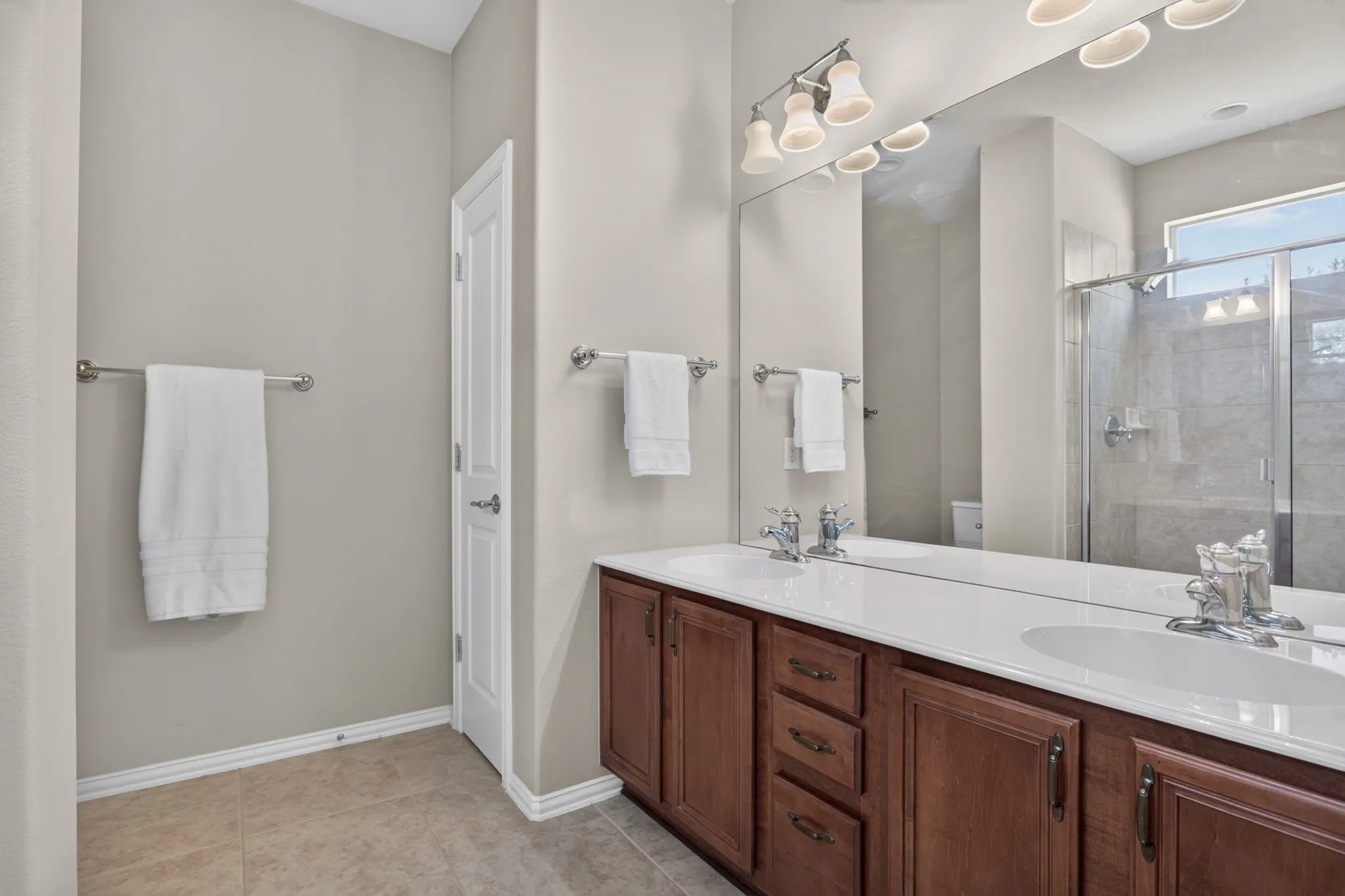 Single Family Residence For Sale in Denton County , 534 Rockledge Court, Frisco, Texas 75036, 3 Bedroom, 2 Bathroom, 2 Garage spaces, 1,676 Sqft, built in 2006, mls#21351708, Real Estate Agent in Frisco, Homes For Sale in Denton county, Homes For Sale in Frisco, Realtor in Frisco Texas, Real Estate Brokerage Independent Realty Texas, Luminita Cordes Realtor