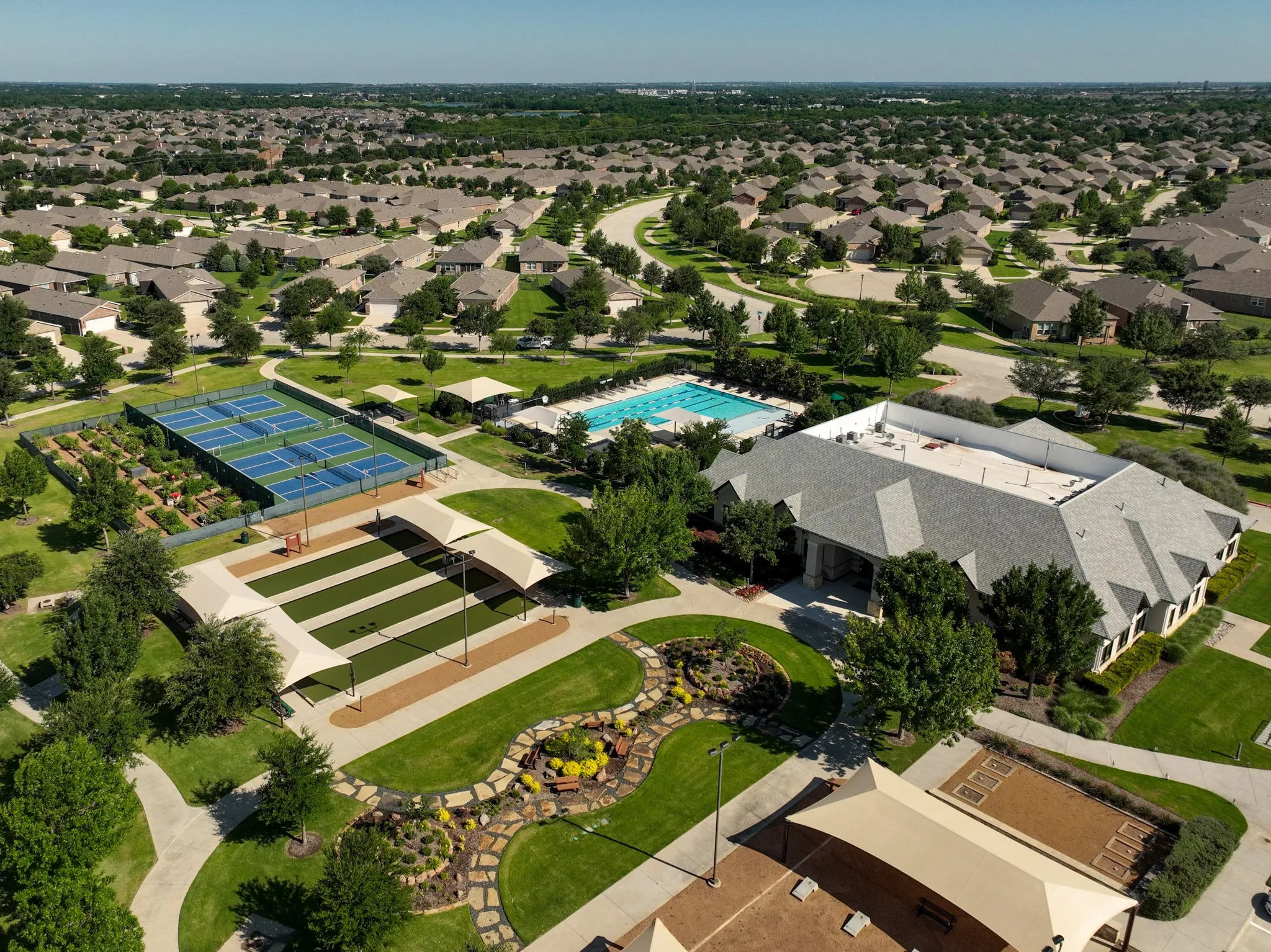 Single Family Residence For Sale in Denton County , 534 Rockledge Court, Frisco, Texas 75036, 3 Bedroom, 2 Bathroom, 2 Garage spaces, 1,676 Sqft, built in 2006, mls#21351708, Real Estate Agent in Frisco, Homes For Sale in Denton county, Homes For Sale in Frisco, Realtor in Frisco Texas, Real Estate Brokerage Independent Realty Texas, Luminita Cordes Realtor