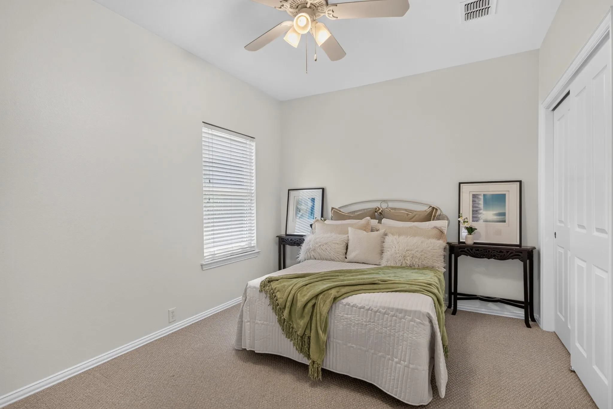Single Family Residence For Sale in Denton County , 534 Rockledge Court, Frisco, Texas 75036, 3 Bedroom, 2 Bathroom, 2 Garage spaces, 1,676 Sqft, built in 2006, mls#21351708, Real Estate Agent in Frisco, Homes For Sale in Denton county, Homes For Sale in Frisco, Realtor in Frisco Texas, Real Estate Brokerage Independent Realty Texas, Luminita Cordes Realtor
