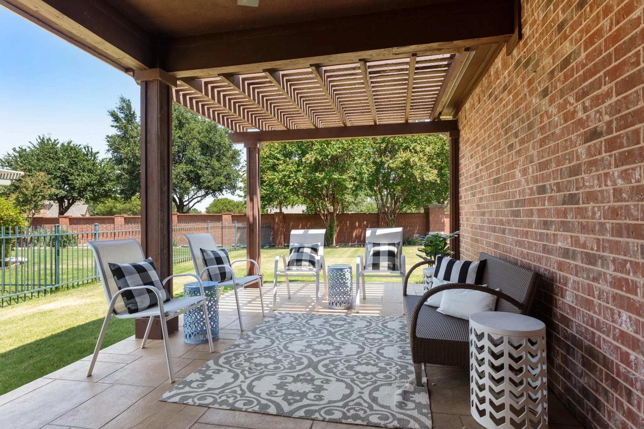 Single Family Residence For Sale in Denton County , 534 Rockledge Court, Frisco, Texas 75036, 3 Bedroom, 2 Bathroom, 2 Garage spaces, 1,676 Sqft, built in 2006, mls#21351708, Real Estate Agent in Frisco, Homes For Sale in Denton county, Homes For Sale in Frisco, Realtor in Frisco Texas, Real Estate Brokerage Independent Realty Texas, Luminita Cordes Realtor
