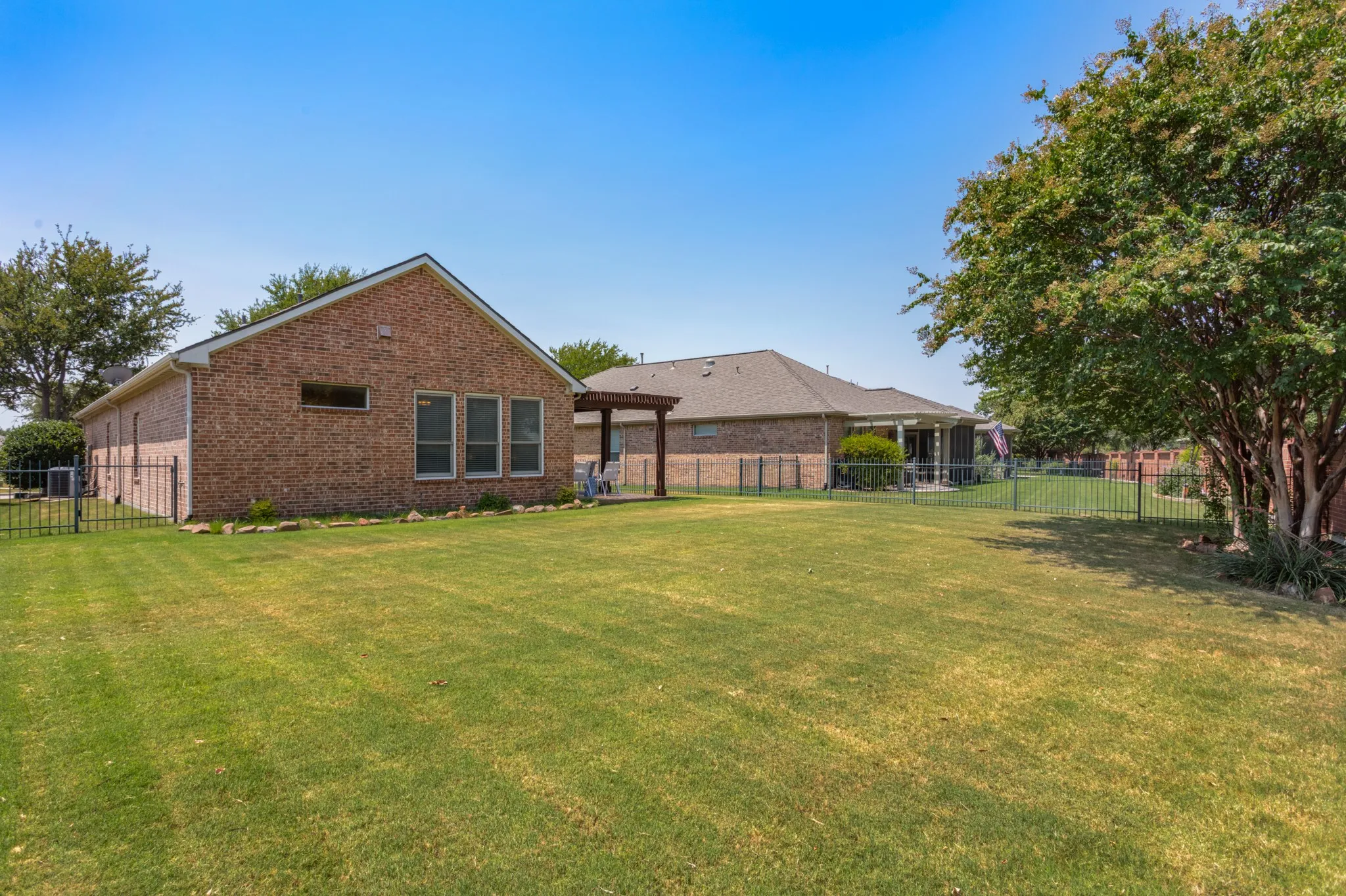 Single Family Residence For Sale in Denton County , 534 Rockledge Court, Frisco, Texas 75036, 3 Bedroom, 2 Bathroom, 2 Garage spaces, 1,676 Sqft, built in 2006, mls#21351708, Real Estate Agent in Frisco, Homes For Sale in Denton county, Homes For Sale in Frisco, Realtor in Frisco Texas, Real Estate Brokerage Independent Realty Texas, Luminita Cordes Realtor