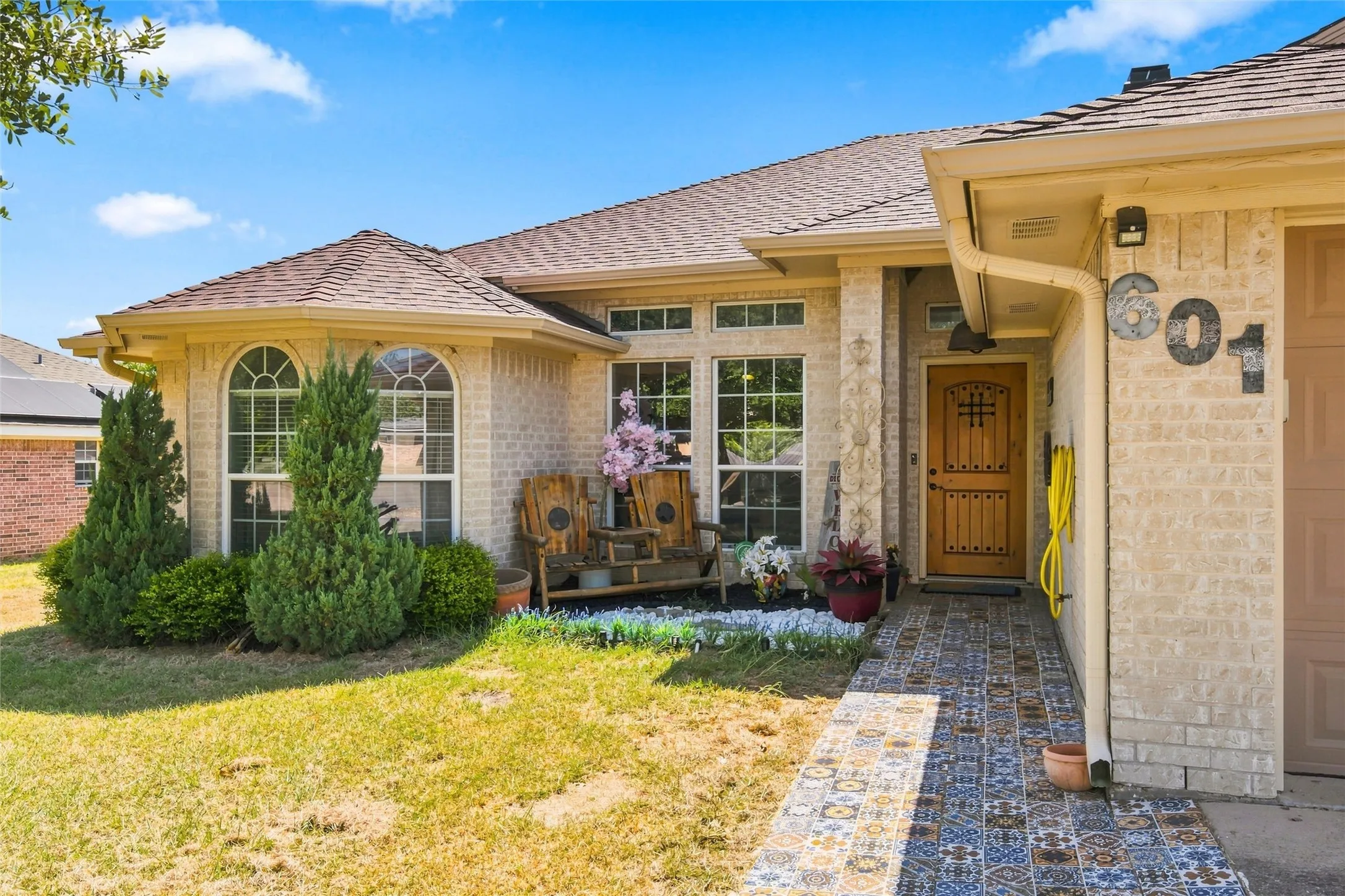 Single Family Residence For Sale in Mc Lennan County , 601 Sapphire Boulevard, Hewitt, Texas 76643, 3 Bedroom, 2 Bathroom, 2 Garage spaces, 1,533 Sqft, built in 2004, mls#21358775, Real Estate Agent in Hewitt, Homes For Sale in Mc Lennan county, Homes For Sale in Hewitt, Realtor in Hewitt Texas, Real Estate Brokerage Independent Realty Texas, Luminita Cordes Realtor