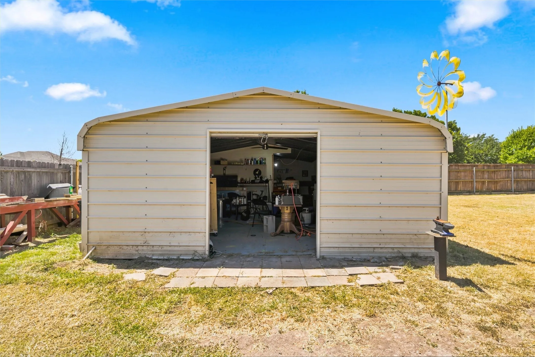 Single Family Residence For Sale in Mc Lennan County , 601 Sapphire Boulevard, Hewitt, Texas 76643, 3 Bedroom, 2 Bathroom, 2 Garage spaces, 1,533 Sqft, built in 2004, mls#21358775, Real Estate Agent in Hewitt, Homes For Sale in Mc Lennan county, Homes For Sale in Hewitt, Realtor in Hewitt Texas, Real Estate Brokerage Independent Realty Texas, Luminita Cordes Realtor