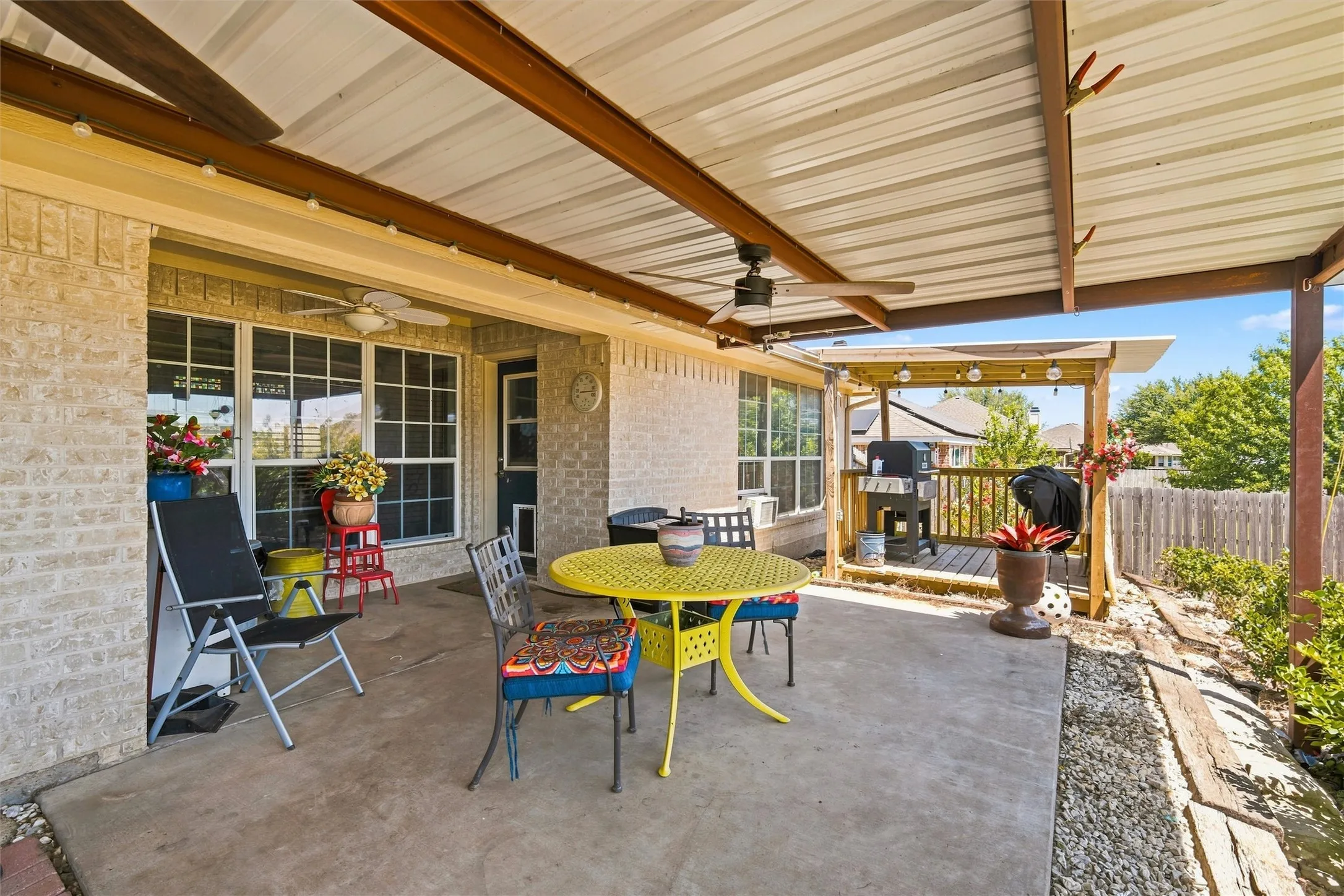 Single Family Residence For Sale in Mc Lennan County , 601 Sapphire Boulevard, Hewitt, Texas 76643, 3 Bedroom, 2 Bathroom, 2 Garage spaces, 1,533 Sqft, built in 2004, mls#21358775, Real Estate Agent in Hewitt, Homes For Sale in Mc Lennan county, Homes For Sale in Hewitt, Realtor in Hewitt Texas, Real Estate Brokerage Independent Realty Texas, Luminita Cordes Realtor