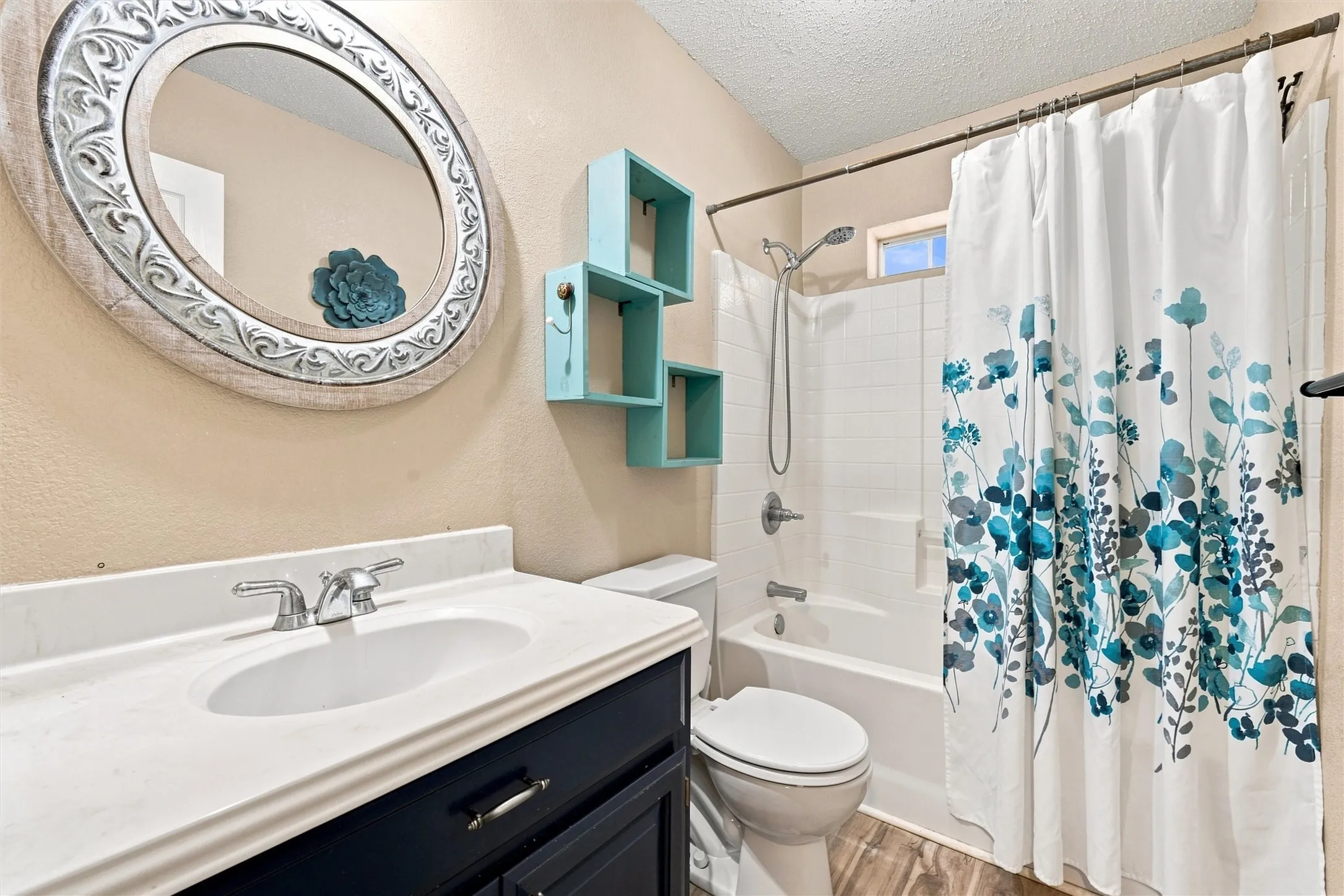 Single Family Residence For Sale in Mc Lennan County , 601 Sapphire Boulevard, Hewitt, Texas 76643, 3 Bedroom, 2 Bathroom, 2 Garage spaces, 1,533 Sqft, built in 2004, mls#21358775, Real Estate Agent in Hewitt, Homes For Sale in Mc Lennan county, Homes For Sale in Hewitt, Realtor in Hewitt Texas, Real Estate Brokerage Independent Realty Texas, Luminita Cordes Realtor