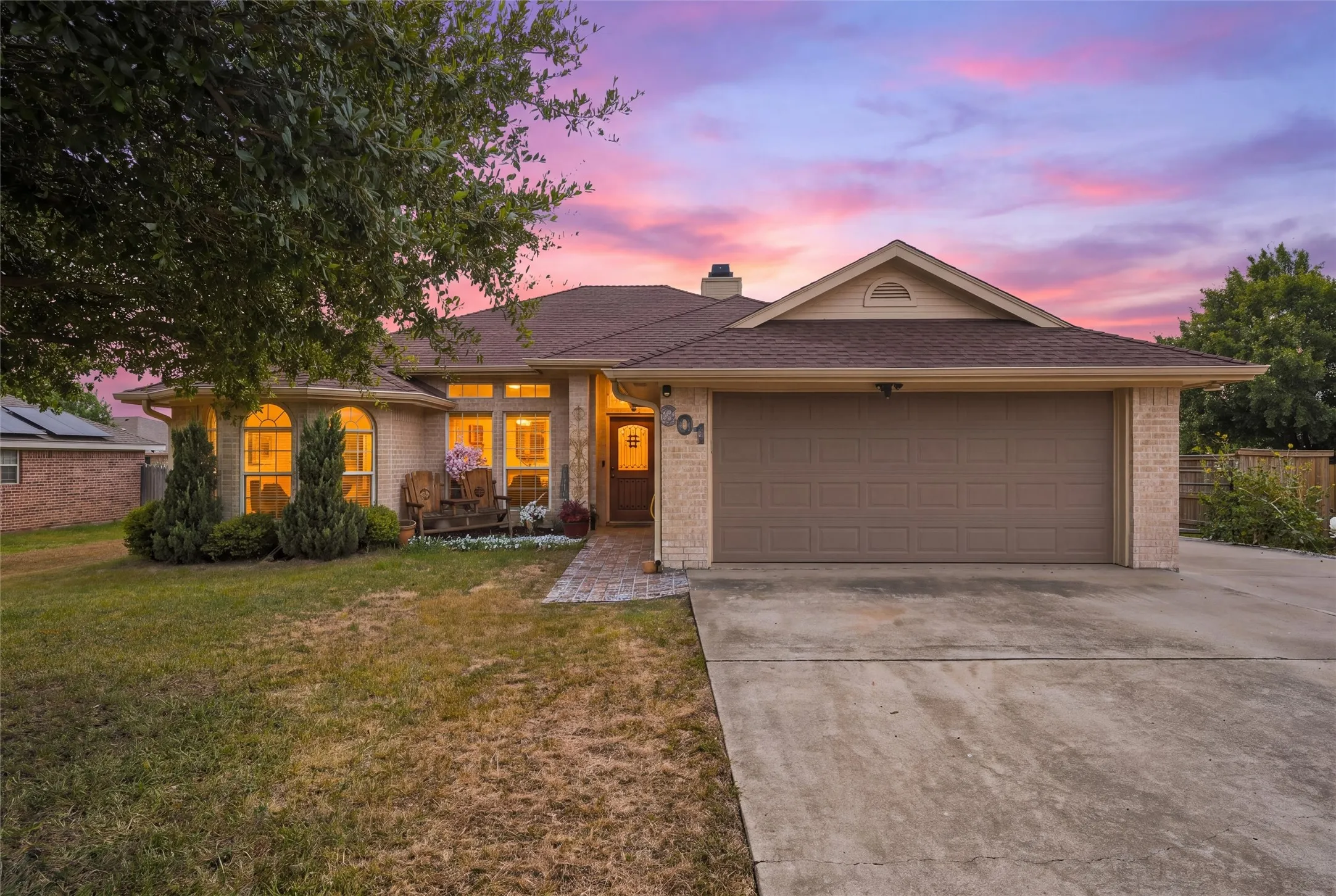 Single Family Residence For Sale in Mc Lennan County , 601 Sapphire Boulevard, Hewitt, Texas 76643, 3 Bedroom, 2 Bathroom, 2 Garage spaces, 1,533 Sqft, built in 2004, mls#21358775, Real Estate Agent in Hewitt, Homes For Sale in Mc Lennan county, Homes For Sale in Hewitt, Realtor in Hewitt Texas, Real Estate Brokerage Independent Realty Texas, Luminita Cordes Realtor