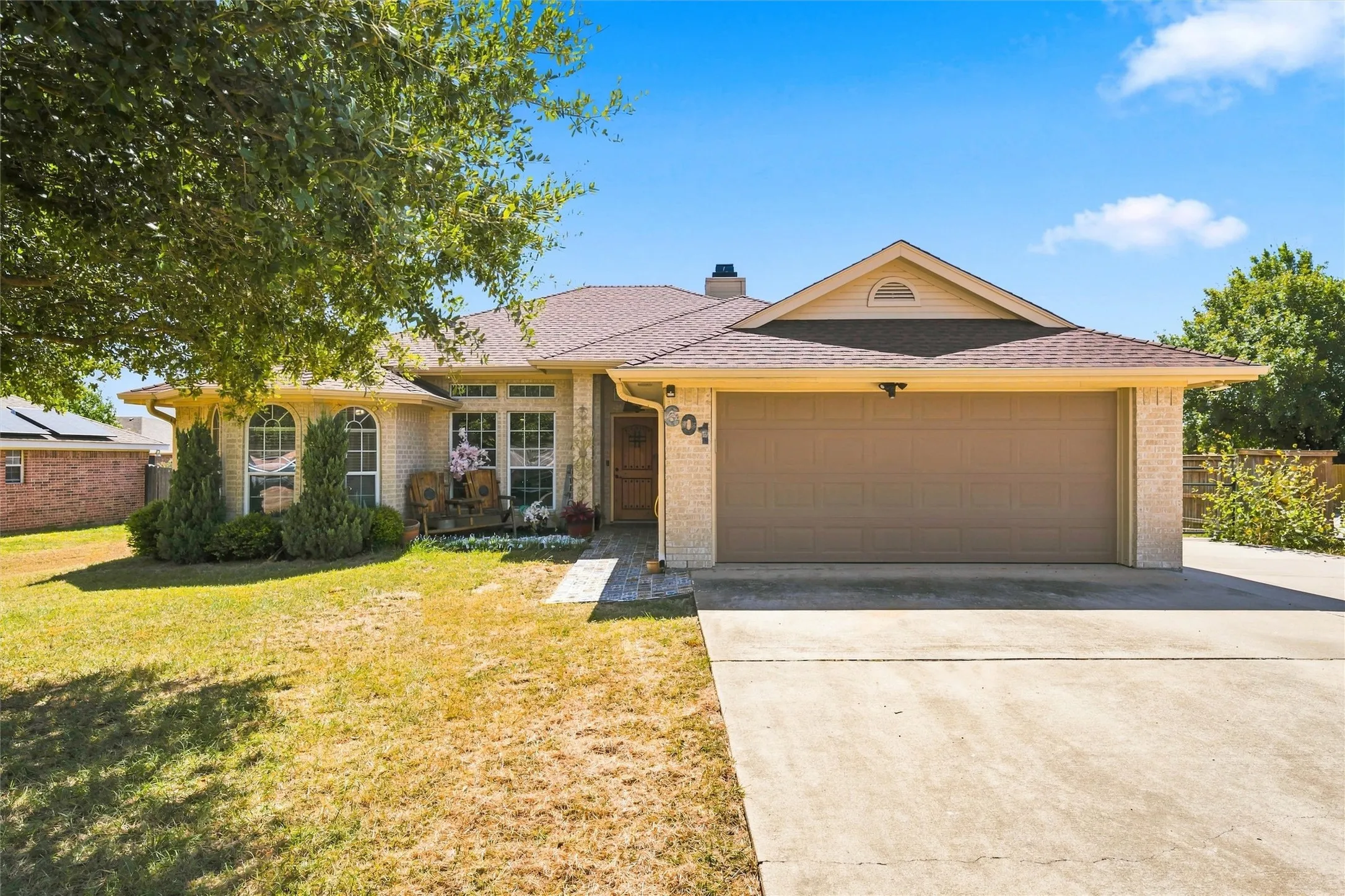 Single Family Residence For Sale in Mc Lennan County , 601 Sapphire Boulevard, Hewitt, Texas 76643, 3 Bedroom, 2 Bathroom, 2 Garage spaces, 1,533 Sqft, built in 2004, mls#21358775, Real Estate Agent in Hewitt, Homes For Sale in Mc Lennan county, Homes For Sale in Hewitt, Realtor in Hewitt Texas, Real Estate Brokerage Independent Realty Texas, Luminita Cordes Realtor