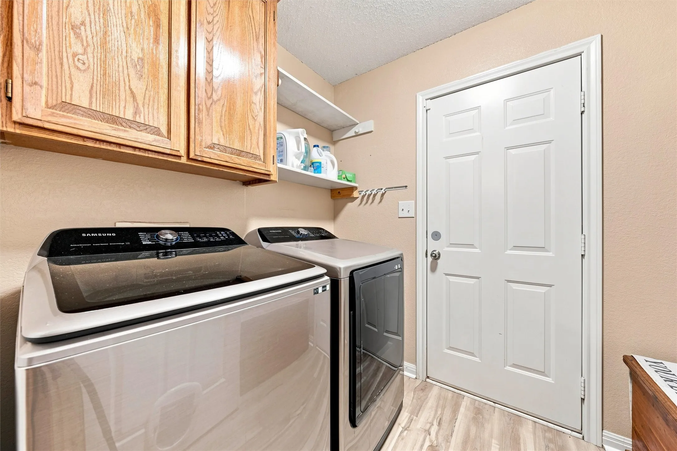 Single Family Residence For Sale in Mc Lennan County , 601 Sapphire Boulevard, Hewitt, Texas 76643, 3 Bedroom, 2 Bathroom, 2 Garage spaces, 1,533 Sqft, built in 2004, mls#21358775, Real Estate Agent in Hewitt, Homes For Sale in Mc Lennan county, Homes For Sale in Hewitt, Realtor in Hewitt Texas, Real Estate Brokerage Independent Realty Texas, Luminita Cordes Realtor