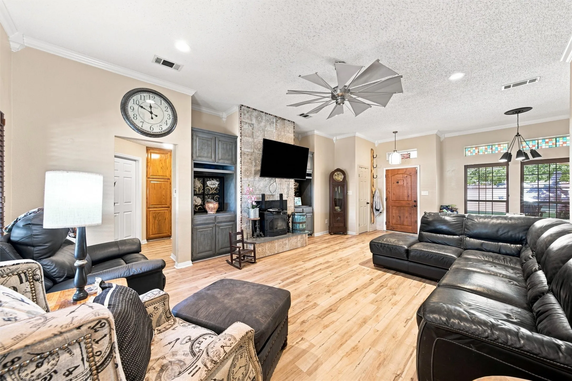 Single Family Residence For Sale in Mc Lennan County , 601 Sapphire Boulevard, Hewitt, Texas 76643, 3 Bedroom, 2 Bathroom, 2 Garage spaces, 1,533 Sqft, built in 2004, mls#21358775, Real Estate Agent in Hewitt, Homes For Sale in Mc Lennan county, Homes For Sale in Hewitt, Realtor in Hewitt Texas, Real Estate Brokerage Independent Realty Texas, Luminita Cordes Realtor
