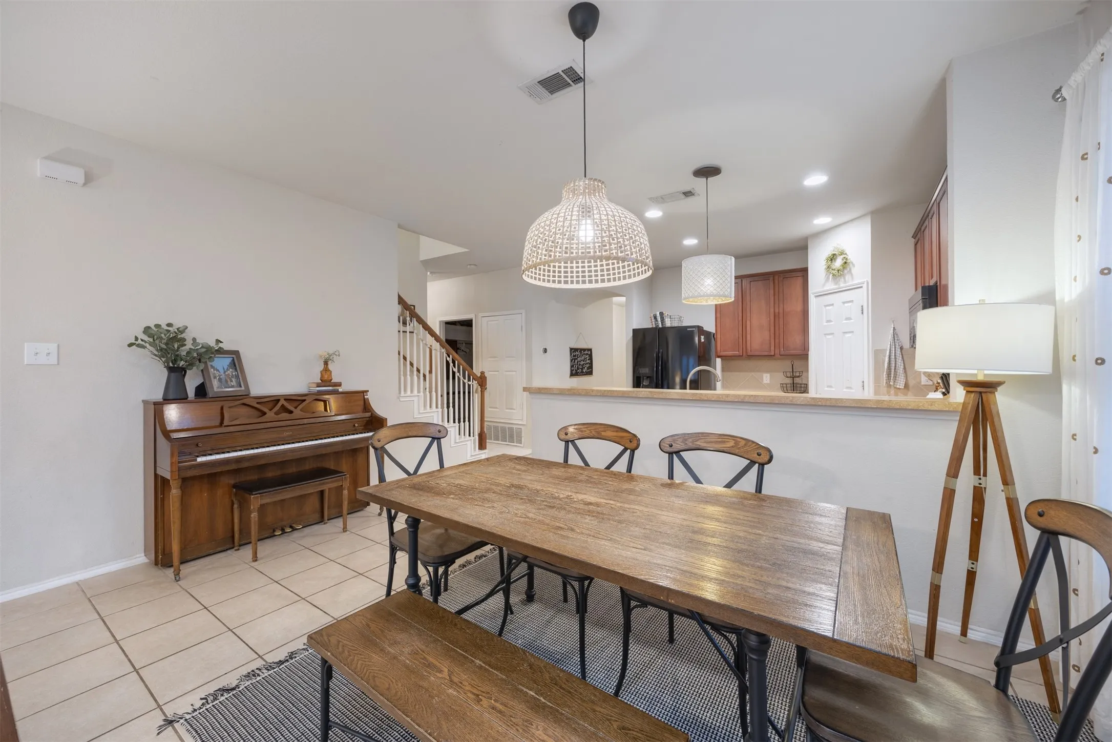 Single Family Residence For Sale in Collin County , 211 Fisherman Trail, Melissa, Texas 75454, 4 Bedroom, 3 Bathroom, 2 Garage spaces, 2,348 Sqft, built in 2006, mls#21358091, Real Estate Agent in Melissa, Homes For Sale in Collin county, Homes For Sale in Melissa, Realtor in Melissa Texas, Real Estate Brokerage Independent Realty Texas, Luminita Cordes Realtor