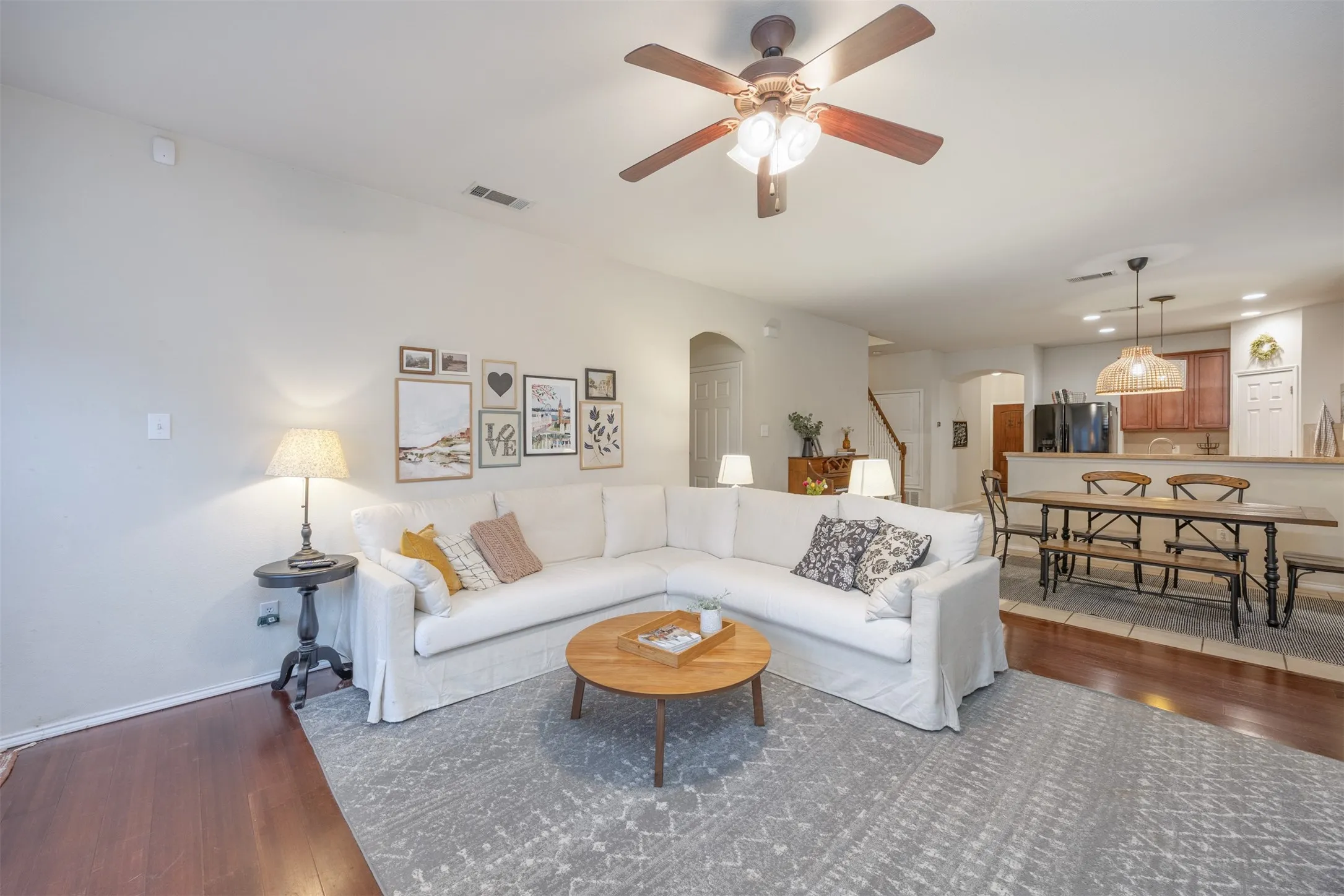 Single Family Residence For Sale in Collin County , 211 Fisherman Trail, Melissa, Texas 75454, 4 Bedroom, 3 Bathroom, 2 Garage spaces, 2,348 Sqft, built in 2006, mls#21358091, Real Estate Agent in Melissa, Homes For Sale in Collin county, Homes For Sale in Melissa, Realtor in Melissa Texas, Real Estate Brokerage Independent Realty Texas, Luminita Cordes Realtor
