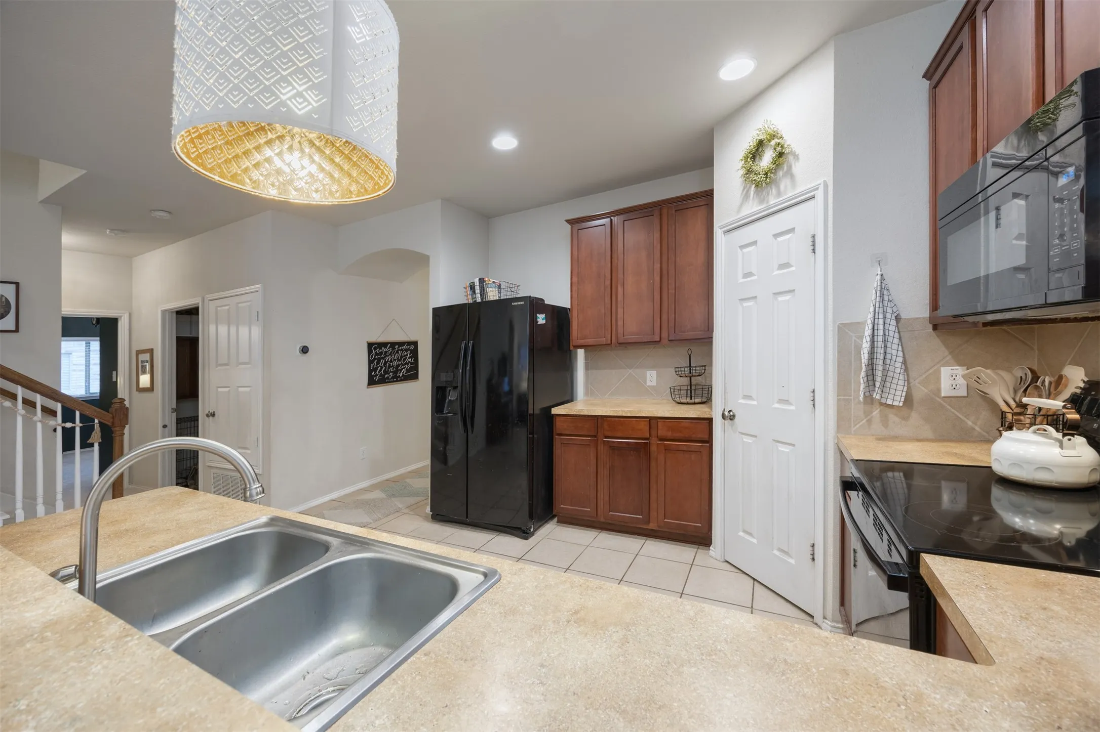Single Family Residence For Sale in Collin County , 211 Fisherman Trail, Melissa, Texas 75454, 4 Bedroom, 3 Bathroom, 2 Garage spaces, 2,348 Sqft, built in 2006, mls#21358091, Real Estate Agent in Melissa, Homes For Sale in Collin county, Homes For Sale in Melissa, Realtor in Melissa Texas, Real Estate Brokerage Independent Realty Texas, Luminita Cordes Realtor