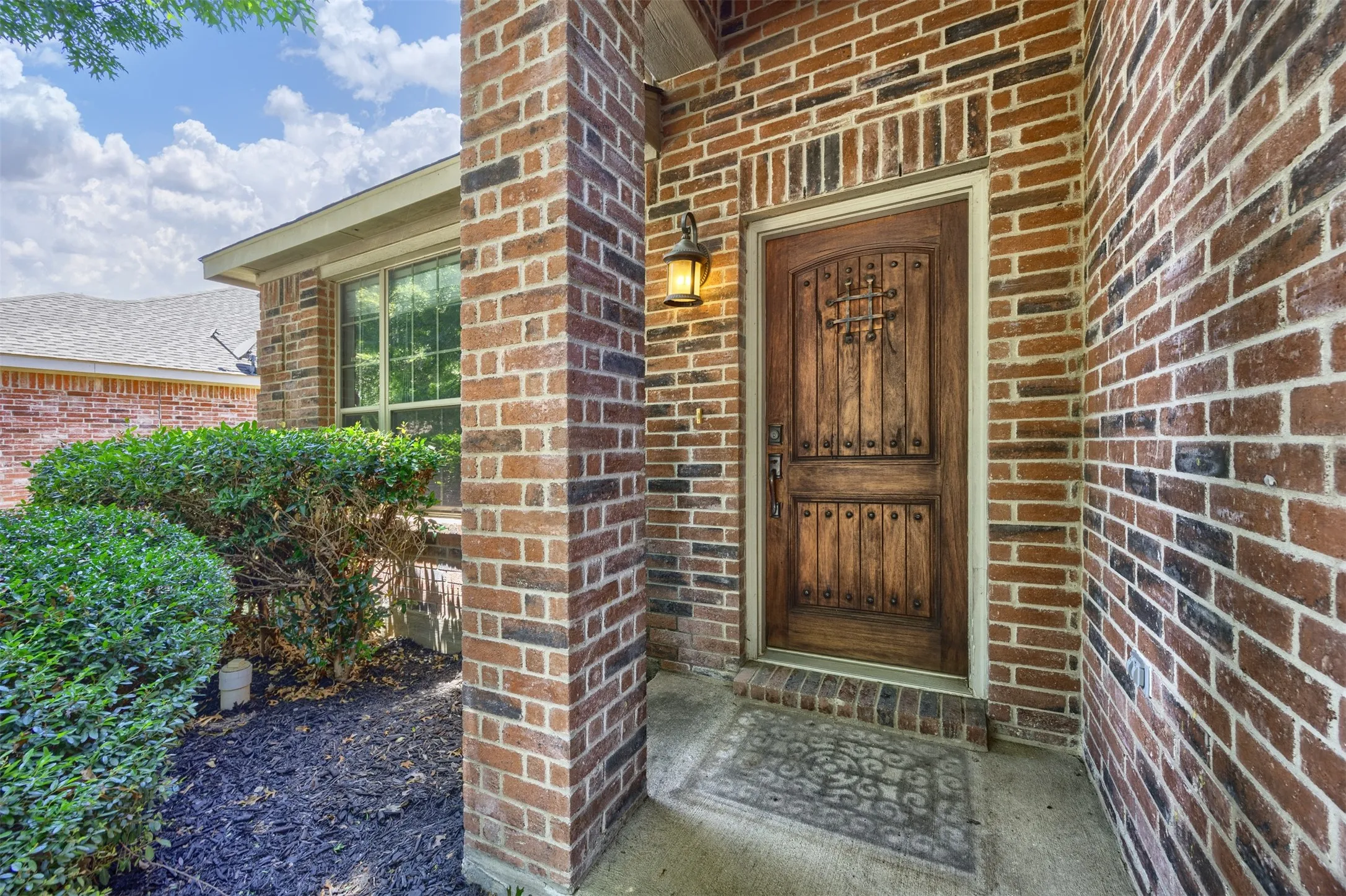 Single Family Residence For Sale in Collin County , 211 Fisherman Trail, Melissa, Texas 75454, 4 Bedroom, 3 Bathroom, 2 Garage spaces, 2,348 Sqft, built in 2006, mls#21358091, Real Estate Agent in Melissa, Homes For Sale in Collin county, Homes For Sale in Melissa, Realtor in Melissa Texas, Real Estate Brokerage Independent Realty Texas, Luminita Cordes Realtor