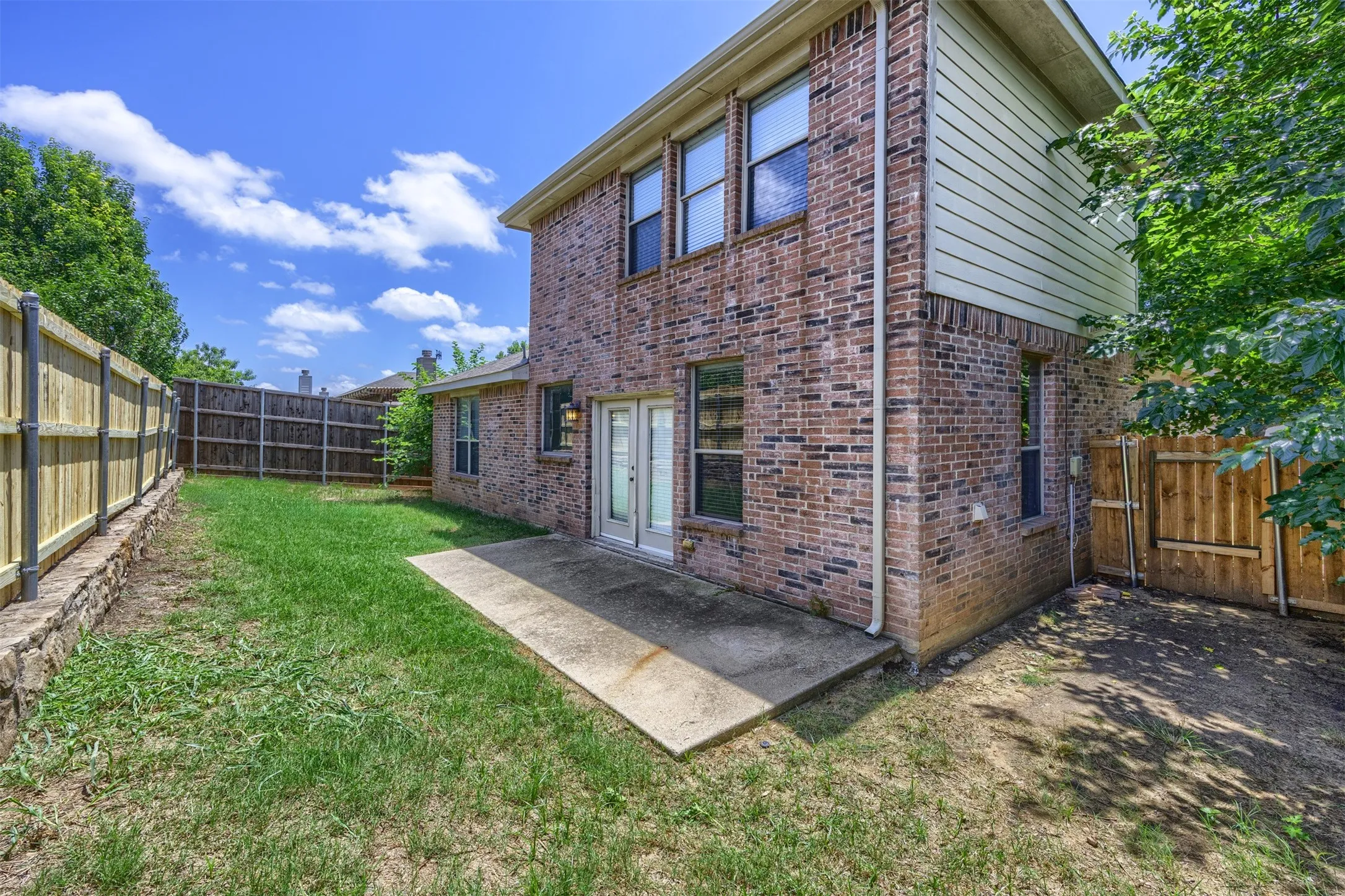 Single Family Residence For Sale in Collin County , 211 Fisherman Trail, Melissa, Texas 75454, 4 Bedroom, 3 Bathroom, 2 Garage spaces, 2,348 Sqft, built in 2006, mls#21358091, Real Estate Agent in Melissa, Homes For Sale in Collin county, Homes For Sale in Melissa, Realtor in Melissa Texas, Real Estate Brokerage Independent Realty Texas, Luminita Cordes Realtor