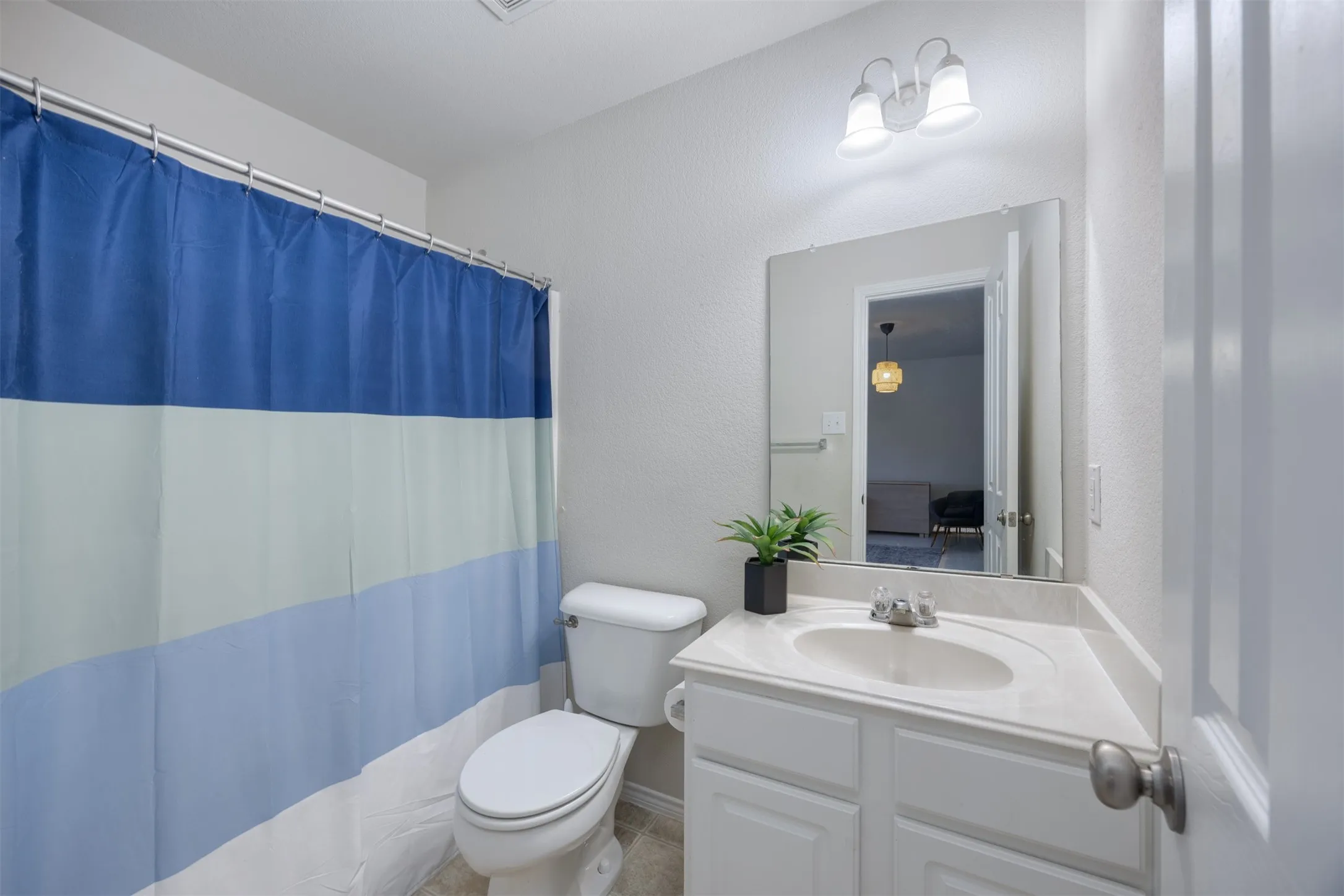 Single Family Residence For Sale in Collin County , 211 Fisherman Trail, Melissa, Texas 75454, 4 Bedroom, 3 Bathroom, 2 Garage spaces, 2,348 Sqft, built in 2006, mls#21358091, Real Estate Agent in Melissa, Homes For Sale in Collin county, Homes For Sale in Melissa, Realtor in Melissa Texas, Real Estate Brokerage Independent Realty Texas, Luminita Cordes Realtor