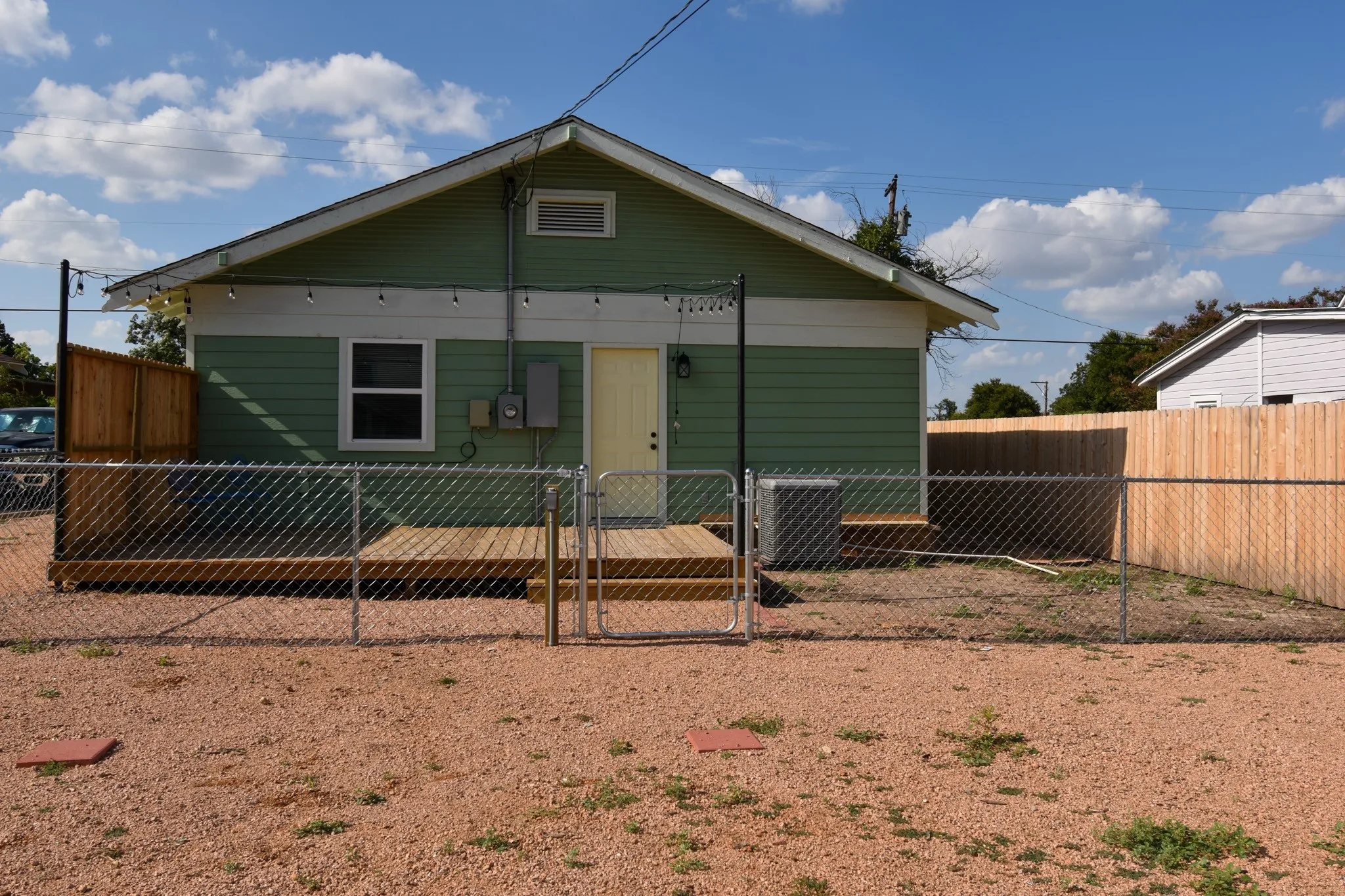 Single Family Residence For Sale in Mc Culloch County , 505 W 11th Street, Brady, Texas 76825, 3 Bedroom, 2 Bathroom, Garage spaces, 1,177 Sqft, built in 1940, Price $183,000, mls#21359824, Real Estate Agent in Brady, Homes For Sale in Mc Culloch county, Homes For Sale in Brady, Realtor in Brady Texas, Real Estate Brokerage Independent Realty Texas, Luminita Cordes Realtor