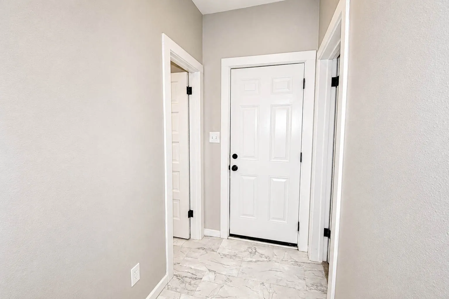 Single Family Residence For Sale in Mc Culloch County , 505 W 11th Street, Brady, Texas 76825, 3 Bedroom, 2 Bathroom, Garage spaces, 1,177 Sqft, built in 1940, Price $183,000, mls#21359824, Real Estate Agent in Brady, Homes For Sale in Mc Culloch county, Homes For Sale in Brady, Realtor in Brady Texas, Real Estate Brokerage Independent Realty Texas, Luminita Cordes Realtor
