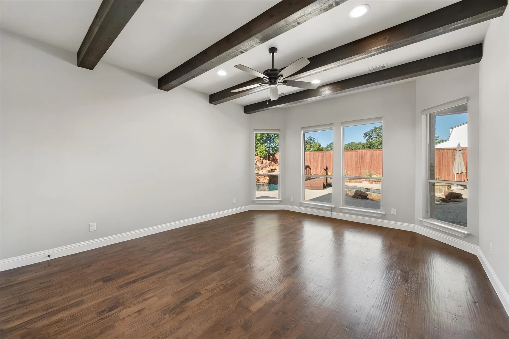 Single Family Residence For Sale in Tarrant County , 1050 Falcon Nest Drive, Kennedale, Texas 76060, 4 Bedroom, 4 Bathroom, 3 Garage spaces, 4,009 Sqft, built in 2018, mls#21359685, Real Estate Agent in Kennedale, Homes For Sale in Tarrant county, Homes For Sale in Kennedale, Realtor in Kennedale Texas, Real Estate Brokerage Independent Realty Texas, Luminita Cordes Realtor