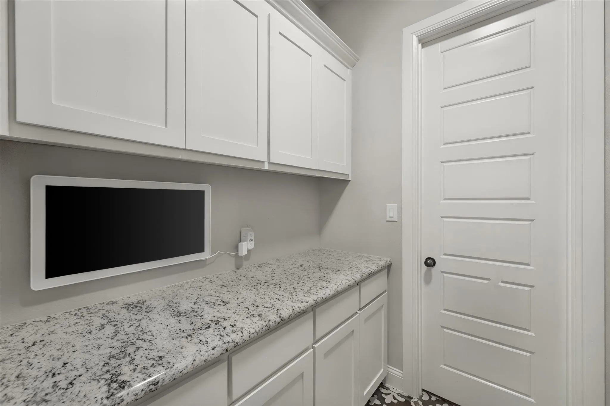 Single Family Residence For Sale in Tarrant County , 1050 Falcon Nest Drive, Kennedale, Texas 76060, 4 Bedroom, 4 Bathroom, 3 Garage spaces, 4,009 Sqft, built in 2018, mls#21359685, Real Estate Agent in Kennedale, Homes For Sale in Tarrant county, Homes For Sale in Kennedale, Realtor in Kennedale Texas, Real Estate Brokerage Independent Realty Texas, Luminita Cordes Realtor