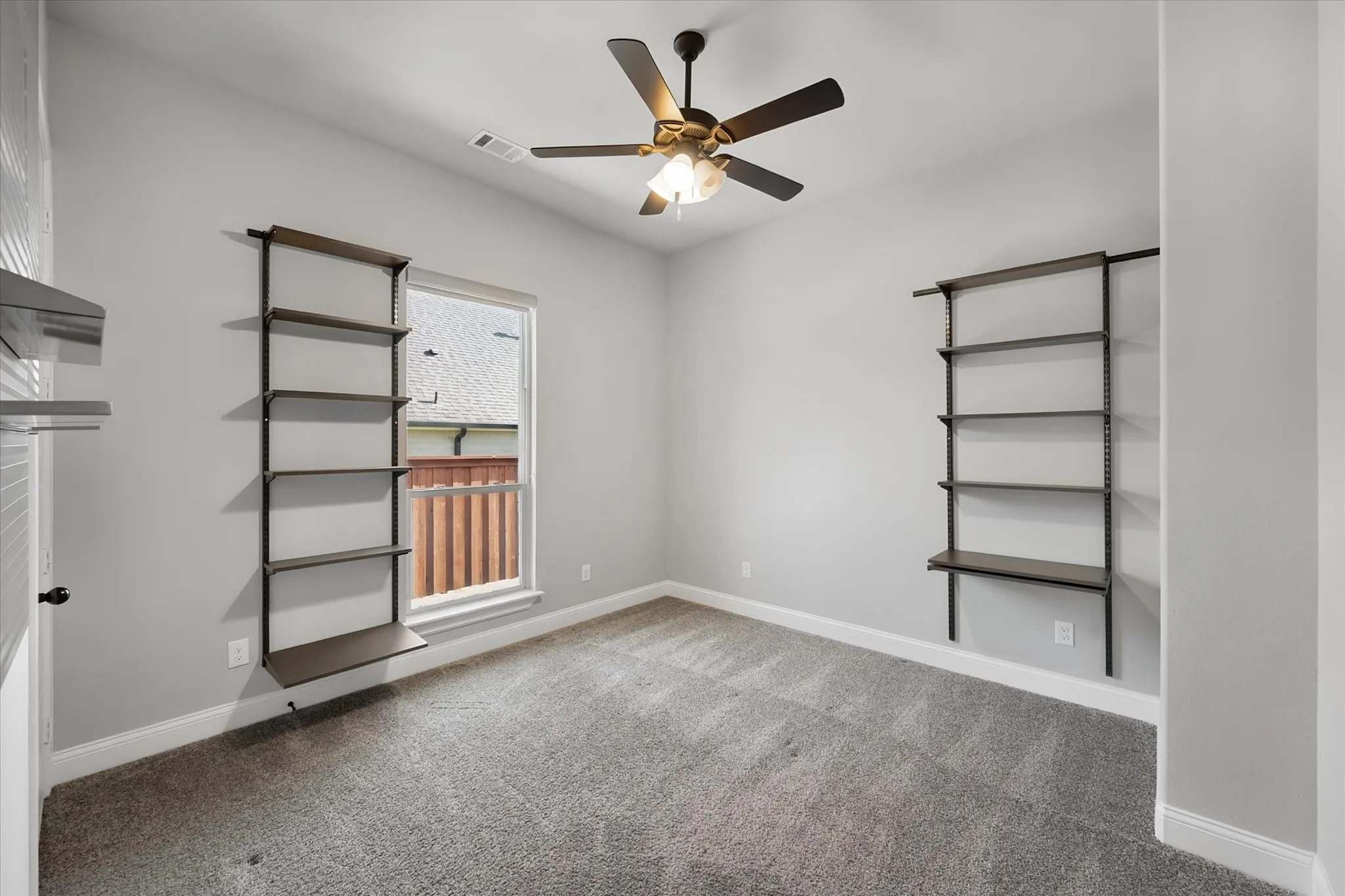 Single Family Residence For Sale in Tarrant County , 1050 Falcon Nest Drive, Kennedale, Texas 76060, 4 Bedroom, 4 Bathroom, 3 Garage spaces, 4,009 Sqft, built in 2018, mls#21359685, Real Estate Agent in Kennedale, Homes For Sale in Tarrant county, Homes For Sale in Kennedale, Realtor in Kennedale Texas, Real Estate Brokerage Independent Realty Texas, Luminita Cordes Realtor