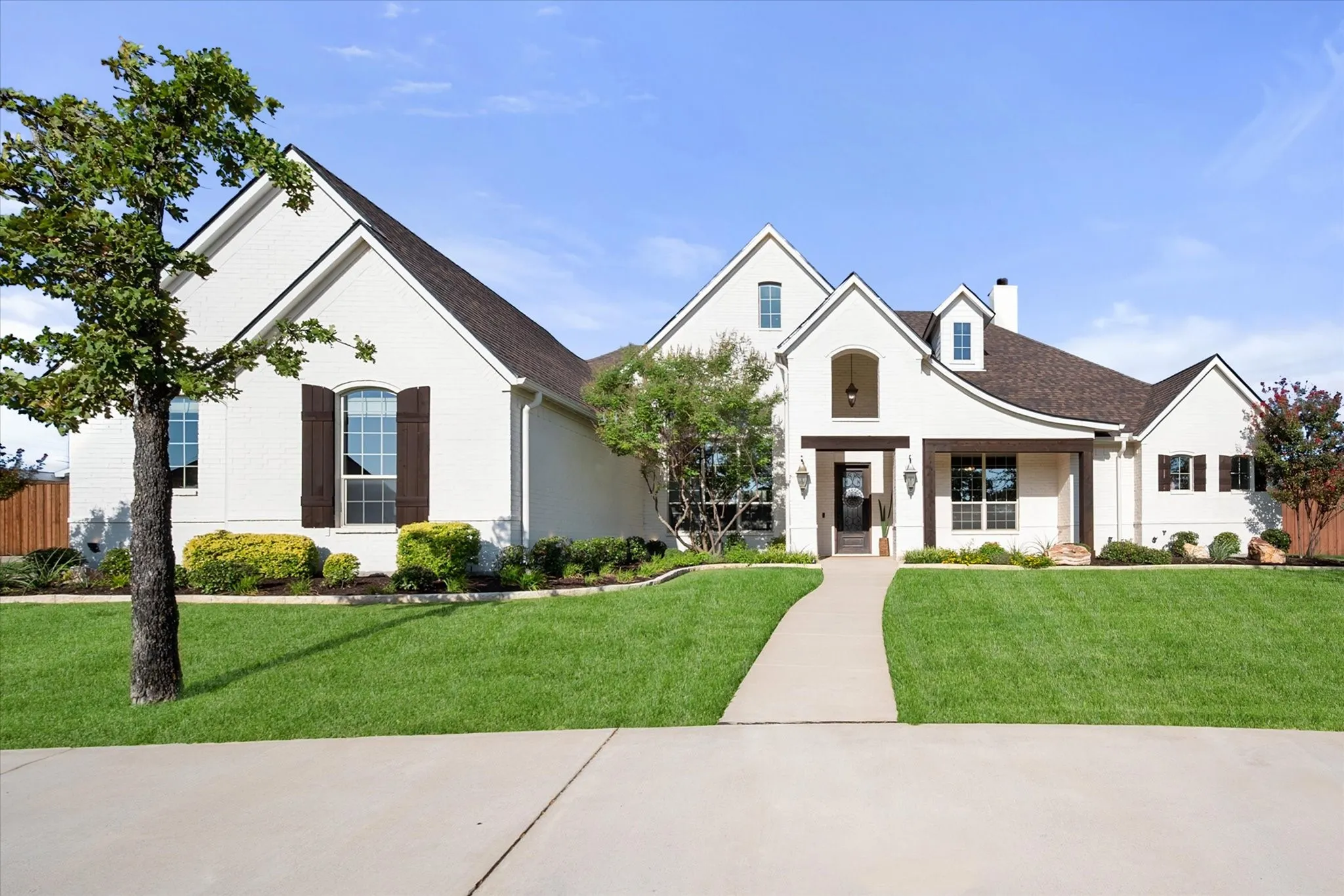 Single Family Residence For Sale in Tarrant County , 1050 Falcon Nest Drive, Kennedale, Texas 76060, 4 Bedroom, 4 Bathroom, 3 Garage spaces, 4,009 Sqft, built in 2018, mls#21359685, Real Estate Agent in Kennedale, Homes For Sale in Tarrant county, Homes For Sale in Kennedale, Realtor in Kennedale Texas, Real Estate Brokerage Independent Realty Texas, Luminita Cordes Realtor