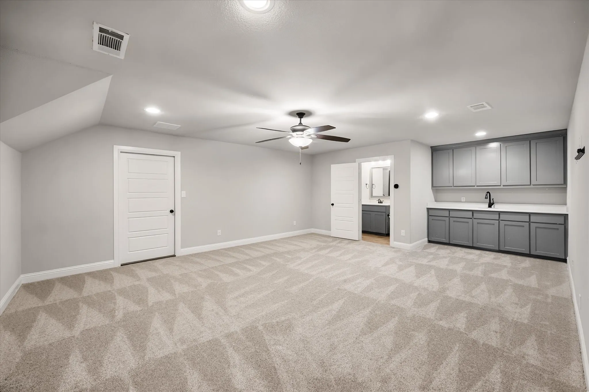 Single Family Residence For Sale in Tarrant County , 1050 Falcon Nest Drive, Kennedale, Texas 76060, 4 Bedroom, 4 Bathroom, 3 Garage spaces, 4,009 Sqft, built in 2018, mls#21359685, Real Estate Agent in Kennedale, Homes For Sale in Tarrant county, Homes For Sale in Kennedale, Realtor in Kennedale Texas, Real Estate Brokerage Independent Realty Texas, Luminita Cordes Realtor