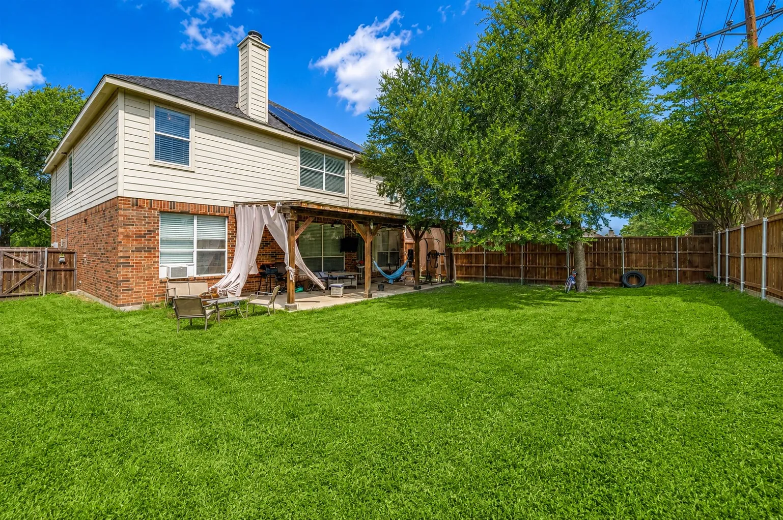 Single Family Residence For Sale in Denton County , 2617 Cowboy Trail, Little Elm, Texas 75068, 4 Bedroom, 3 Bathroom, 2 Garage spaces, 2,849 Sqft, built in 2001, mls#21359604, Real Estate Agent in Little Elm, Homes For Sale in Denton county, Homes For Sale in Little Elm, Realtor in Little Elm Texas, Real Estate Brokerage Independent Realty Texas, Luminita Cordes Realtor