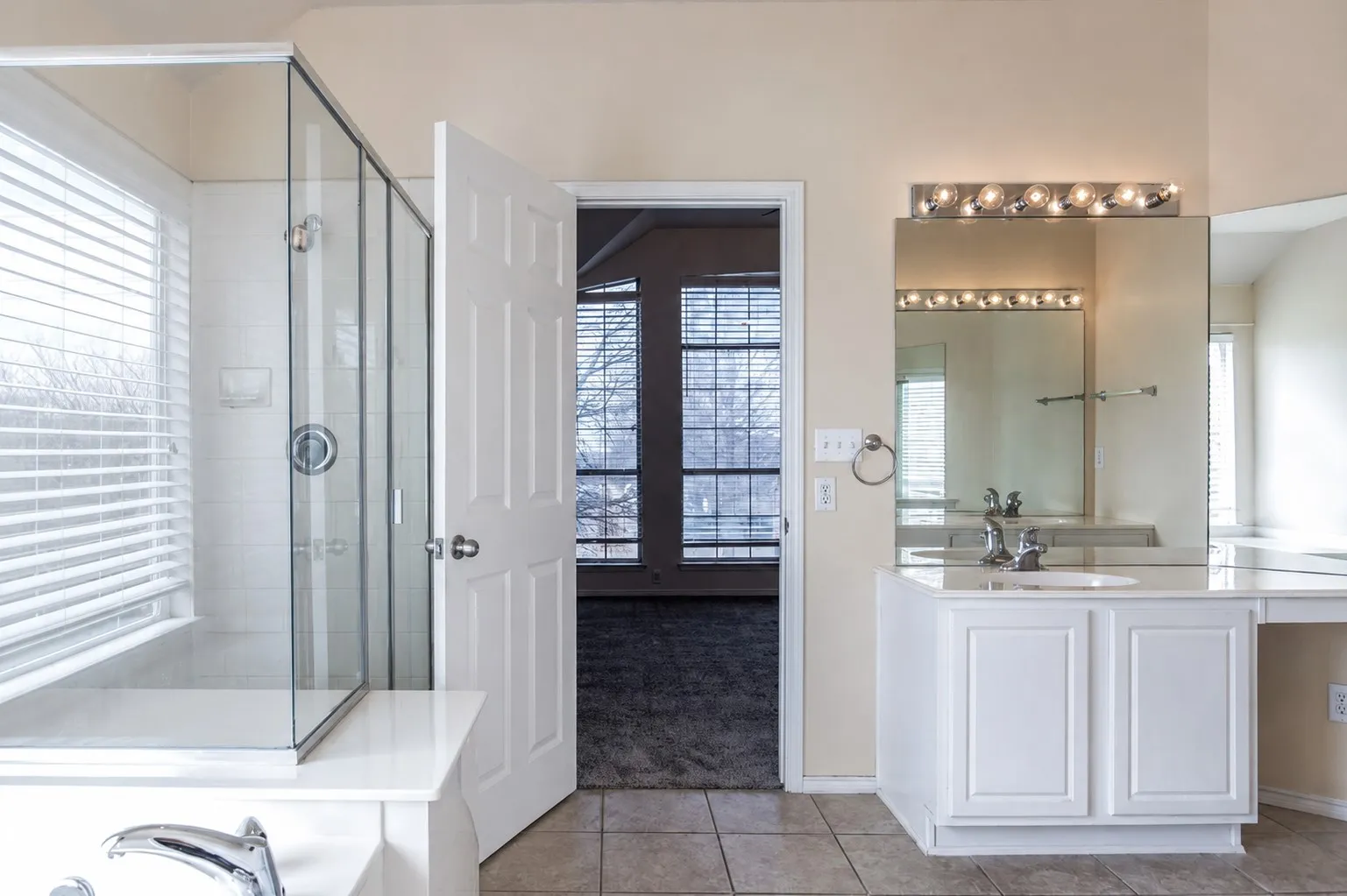Single Family Residence For Sale in Denton County , 2617 Cowboy Trail, Little Elm, Texas 75068, 4 Bedroom, 3 Bathroom, 2 Garage spaces, 2,849 Sqft, built in 2001, mls#21359604, Real Estate Agent in Little Elm, Homes For Sale in Denton county, Homes For Sale in Little Elm, Realtor in Little Elm Texas, Real Estate Brokerage Independent Realty Texas, Luminita Cordes Realtor