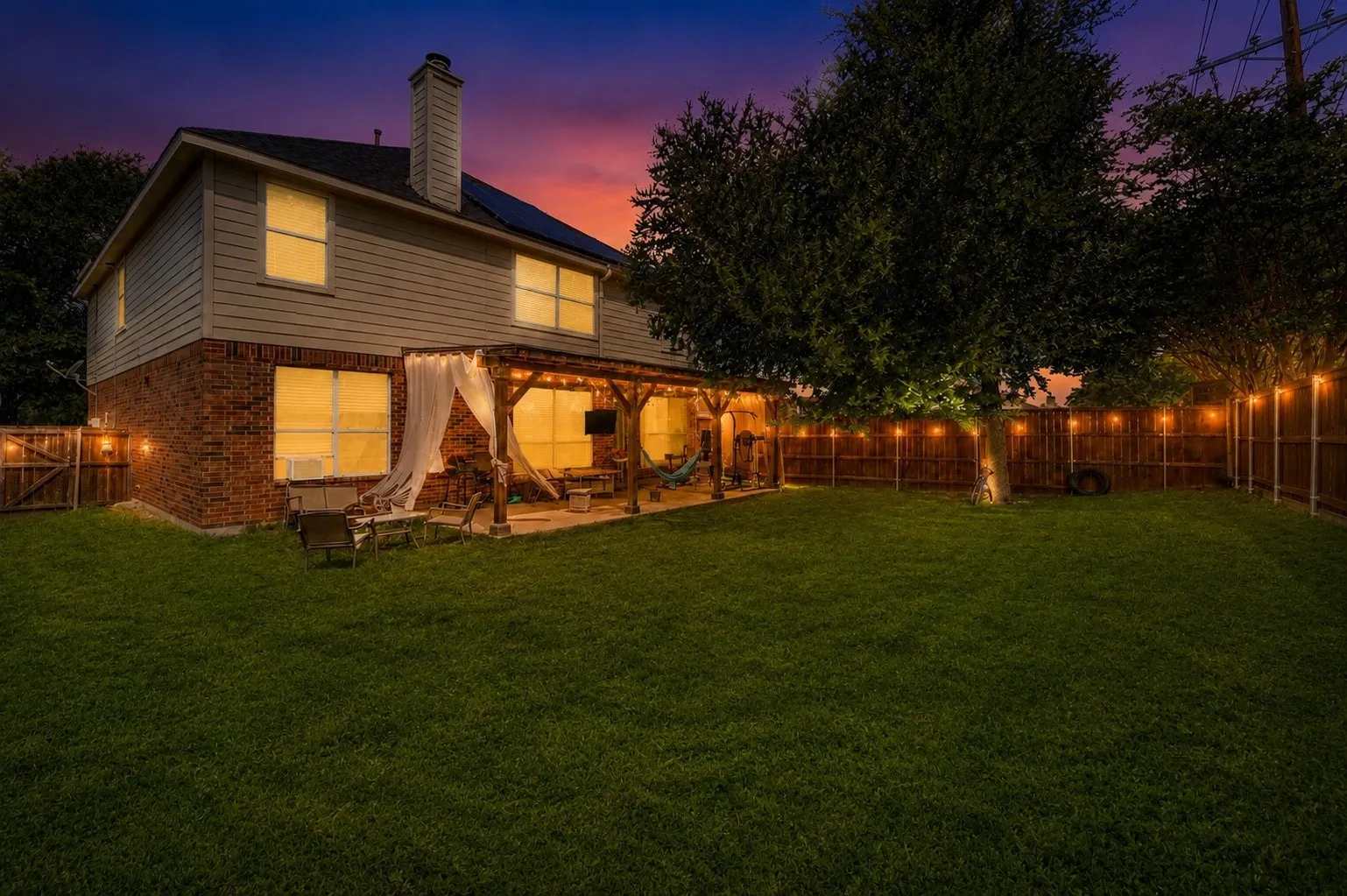 Single Family Residence For Sale in Denton County , 2617 Cowboy Trail, Little Elm, Texas 75068, 4 Bedroom, 3 Bathroom, 2 Garage spaces, 2,849 Sqft, built in 2001, mls#21359604, Real Estate Agent in Little Elm, Homes For Sale in Denton county, Homes For Sale in Little Elm, Realtor in Little Elm Texas, Real Estate Brokerage Independent Realty Texas, Luminita Cordes Realtor