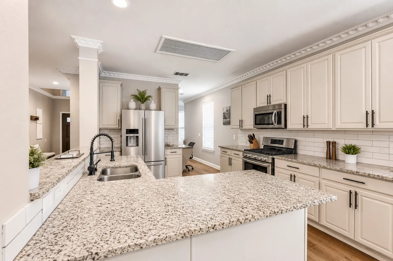 Single Family Residence For Sale in Denton County , 2617 Cowboy Trail, Little Elm, Texas 75068, 4 Bedroom, 3 Bathroom, 2 Garage spaces, 2,849 Sqft, built in 2001, mls#21359604, Real Estate Agent in Little Elm, Homes For Sale in Denton county, Homes For Sale in Little Elm, Realtor in Little Elm Texas, Real Estate Brokerage Independent Realty Texas, Luminita Cordes Realtor