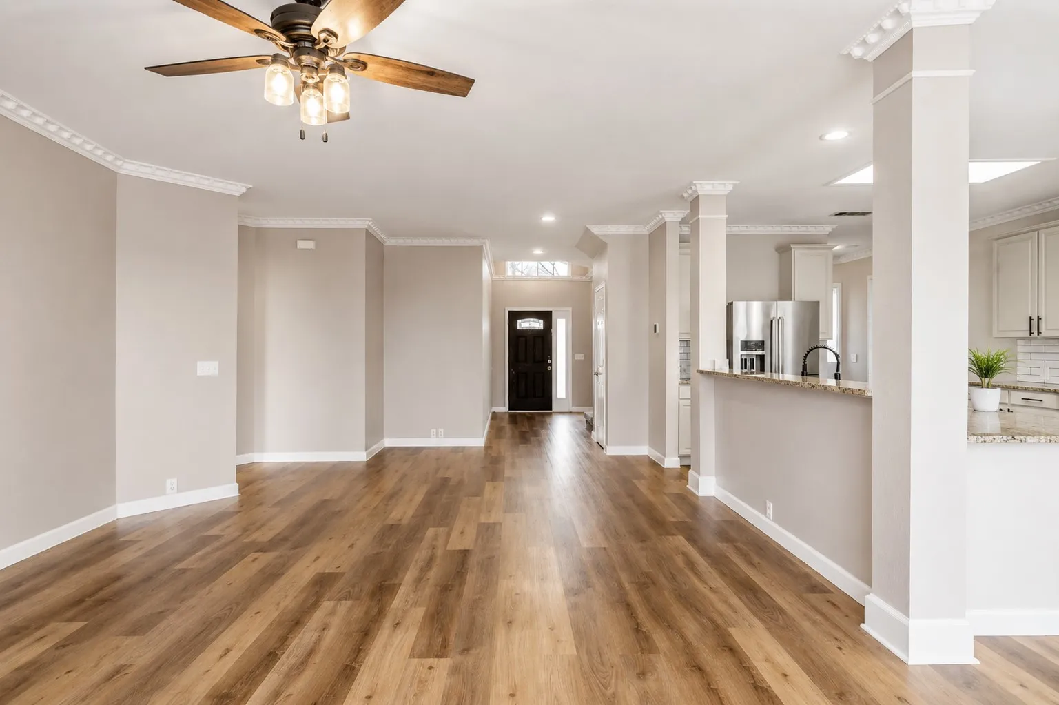 Single Family Residence For Sale in Denton County , 2617 Cowboy Trail, Little Elm, Texas 75068, 4 Bedroom, 3 Bathroom, 2 Garage spaces, 2,849 Sqft, built in 2001, mls#21359604, Real Estate Agent in Little Elm, Homes For Sale in Denton county, Homes For Sale in Little Elm, Realtor in Little Elm Texas, Real Estate Brokerage Independent Realty Texas, Luminita Cordes Realtor