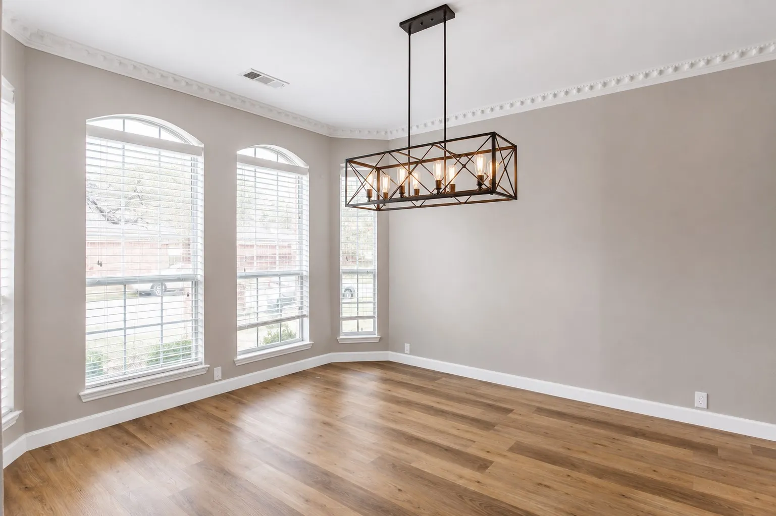 Single Family Residence For Sale in Denton County , 2617 Cowboy Trail, Little Elm, Texas 75068, 4 Bedroom, 3 Bathroom, 2 Garage spaces, 2,849 Sqft, built in 2001, mls#21359604, Real Estate Agent in Little Elm, Homes For Sale in Denton county, Homes For Sale in Little Elm, Realtor in Little Elm Texas, Real Estate Brokerage Independent Realty Texas, Luminita Cordes Realtor