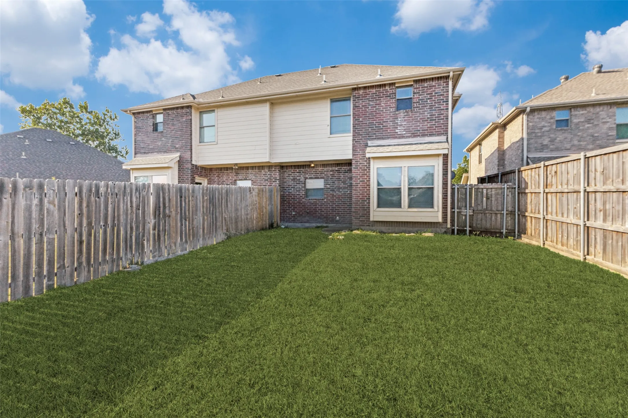 Duplex For Rent in Collin County , 224 Wyndham Meadows Way, Wylie, Texas 75098, 3 Bedroom, 3 Bathroom, 1 Garage spaces, 1,304 Sqft, built in 2003, mls#21359030, Real Estate Agent in Wylie, Homes For Rent in Collin county, Homes For Rent in Wylie, Realtor in Wylie Texas, Real Estate Brokerage Independent Realty Texas, Luminita Cordes Realtor