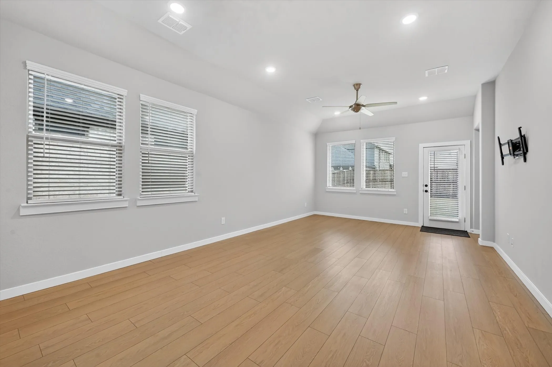 Single Family Residence For Rent in Collin County , 222 Goosewood Drive, Princeton, Texas 75071, 4 Bedroom, 3 Bathroom, 2 Garage spaces, 1,968 Sqft, built in 2023, mls#21247697, Real Estate Agent in Princeton, Homes For Rent in Collin county, Homes For Rent in Princeton, Realtor in Princeton Texas, Real Estate Brokerage Independent Realty Texas, Luminita Cordes Realtor