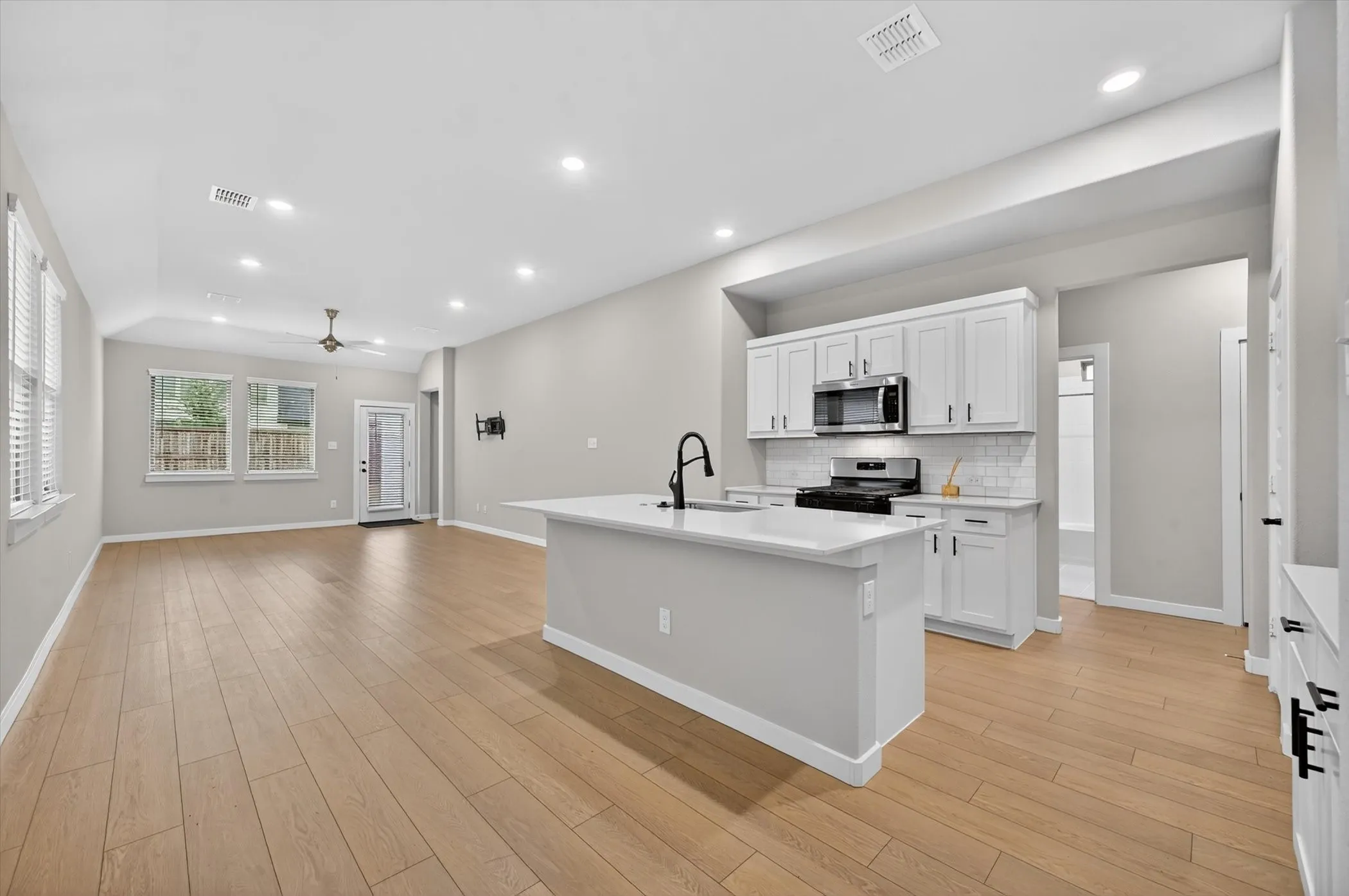 Single Family Residence For Rent in Collin County , 222 Goosewood Drive, Princeton, Texas 75071, 4 Bedroom, 3 Bathroom, 2 Garage spaces, 1,968 Sqft, built in 2023, mls#21247697, Real Estate Agent in Princeton, Homes For Rent in Collin county, Homes For Rent in Princeton, Realtor in Princeton Texas, Real Estate Brokerage Independent Realty Texas, Luminita Cordes Realtor