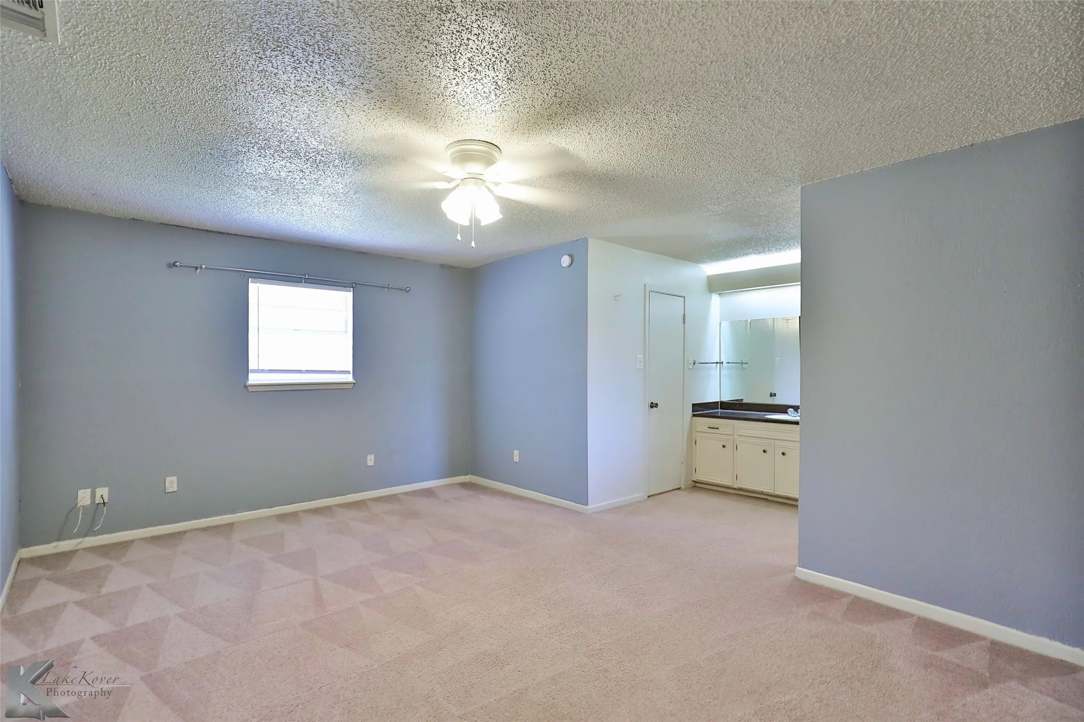 Duplex For Rent in Taylor County , 1117 Ruswood Drive, Abilene, Texas 79601, 3 Bedroom, 2 Bathroom, 2 Garage spaces, 1,323 Sqft, built in 1976, mls#21359835, Real Estate Agent in Abilene, Homes For Rent in Taylor county, Homes For Rent in Abilene, Realtor in Abilene Texas, Real Estate Brokerage Independent Realty Texas, Luminita Cordes Realtor