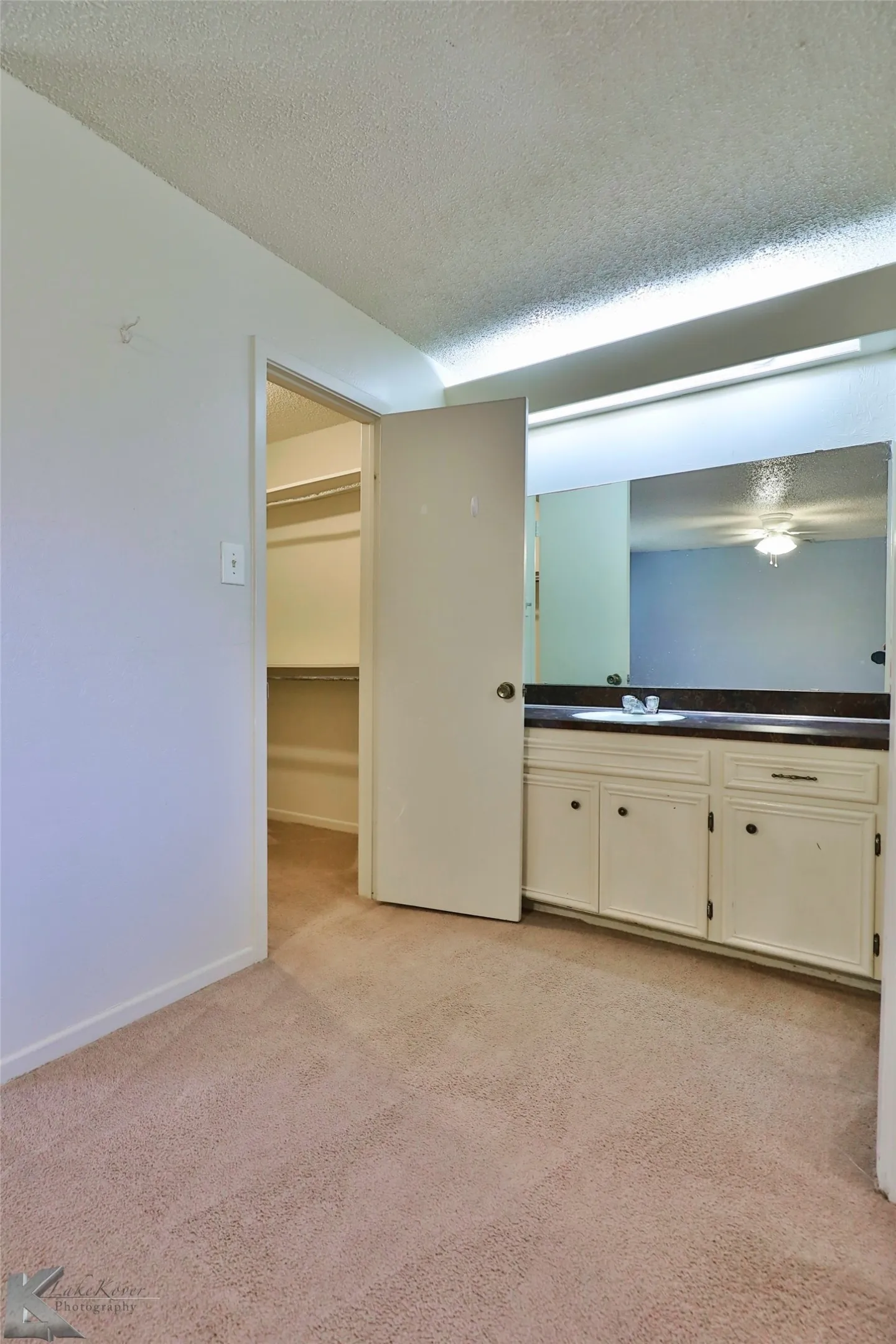 Duplex For Rent in Taylor County , 1117 Ruswood Drive, Abilene, Texas 79601, 3 Bedroom, 2 Bathroom, 2 Garage spaces, 1,323 Sqft, built in 1976, mls#21359835, Real Estate Agent in Abilene, Homes For Rent in Taylor county, Homes For Rent in Abilene, Realtor in Abilene Texas, Real Estate Brokerage Independent Realty Texas, Luminita Cordes Realtor