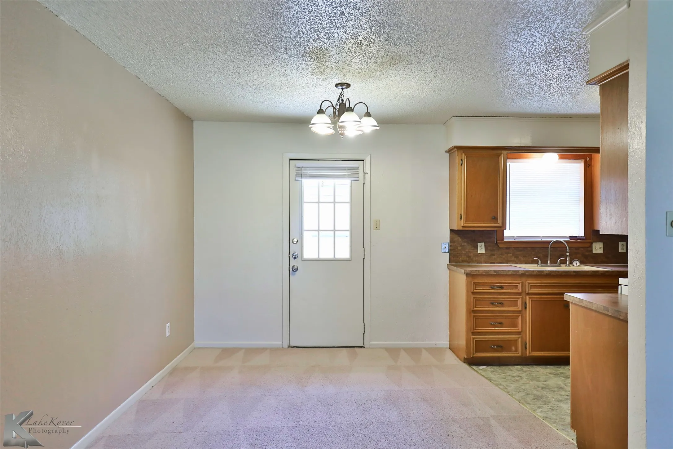 Duplex For Rent in Taylor County , 1117 Ruswood Drive, Abilene, Texas 79601, 3 Bedroom, 2 Bathroom, 2 Garage spaces, 1,323 Sqft, built in 1976, mls#21359835, Real Estate Agent in Abilene, Homes For Rent in Taylor county, Homes For Rent in Abilene, Realtor in Abilene Texas, Real Estate Brokerage Independent Realty Texas, Luminita Cordes Realtor