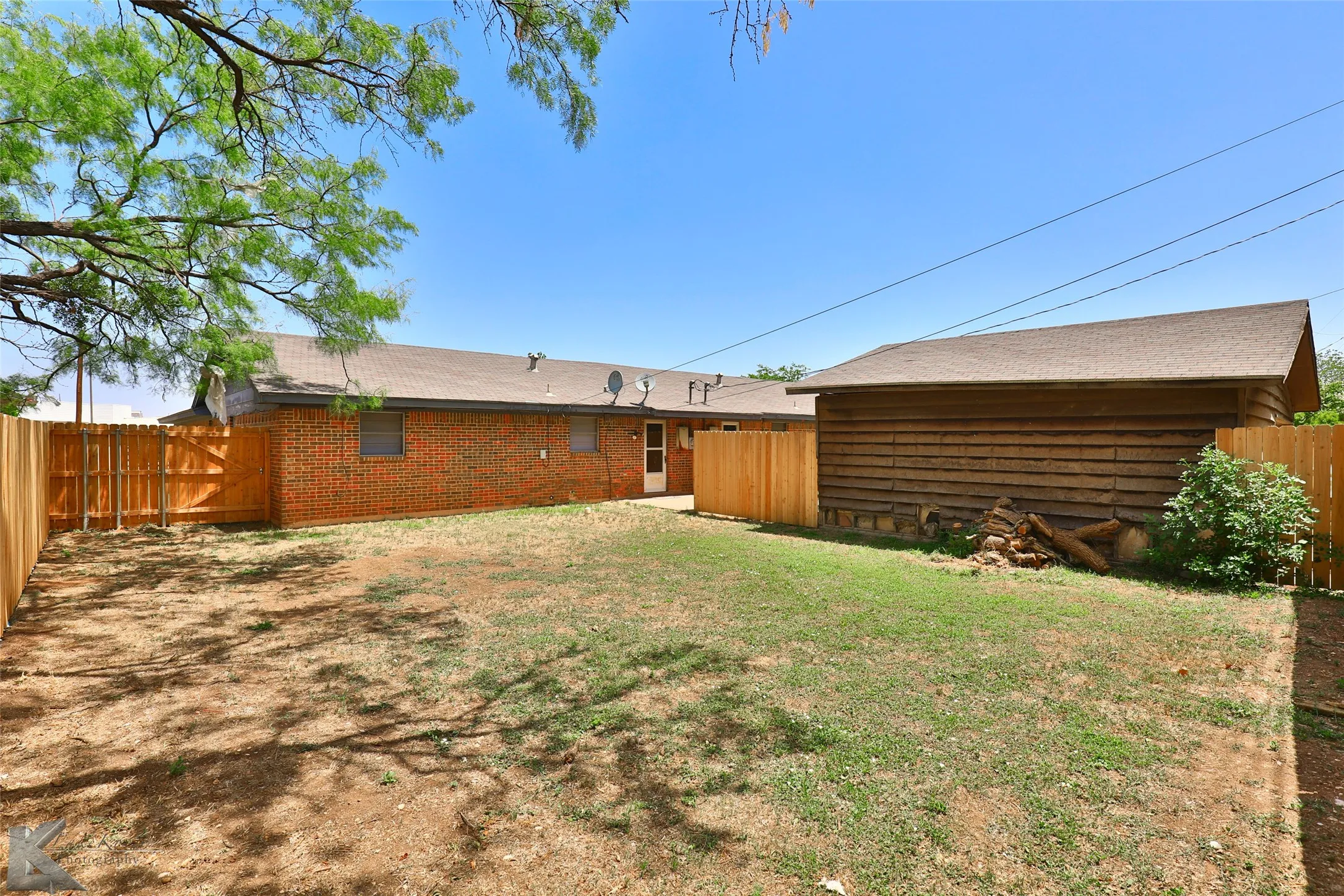Duplex For Rent in Taylor County , 1117 Ruswood Drive, Abilene, Texas 79601, 3 Bedroom, 2 Bathroom, 2 Garage spaces, 1,323 Sqft, built in 1976, mls#21359835, Real Estate Agent in Abilene, Homes For Rent in Taylor county, Homes For Rent in Abilene, Realtor in Abilene Texas, Real Estate Brokerage Independent Realty Texas, Luminita Cordes Realtor