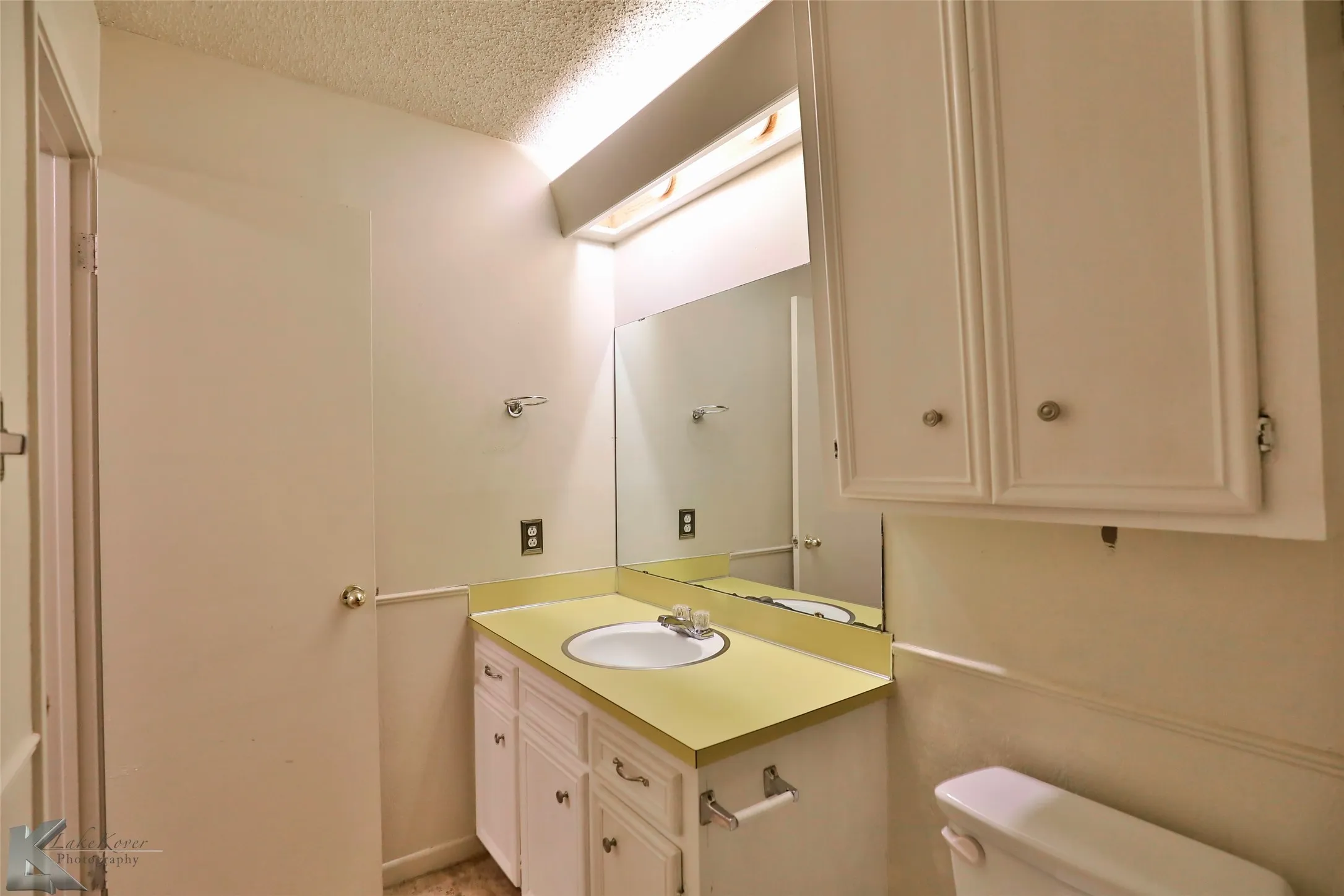 Duplex For Rent in Taylor County , 1117 Ruswood Drive, Abilene, Texas 79601, 3 Bedroom, 2 Bathroom, 2 Garage spaces, 1,323 Sqft, built in 1976, mls#21359835, Real Estate Agent in Abilene, Homes For Rent in Taylor county, Homes For Rent in Abilene, Realtor in Abilene Texas, Real Estate Brokerage Independent Realty Texas, Luminita Cordes Realtor
